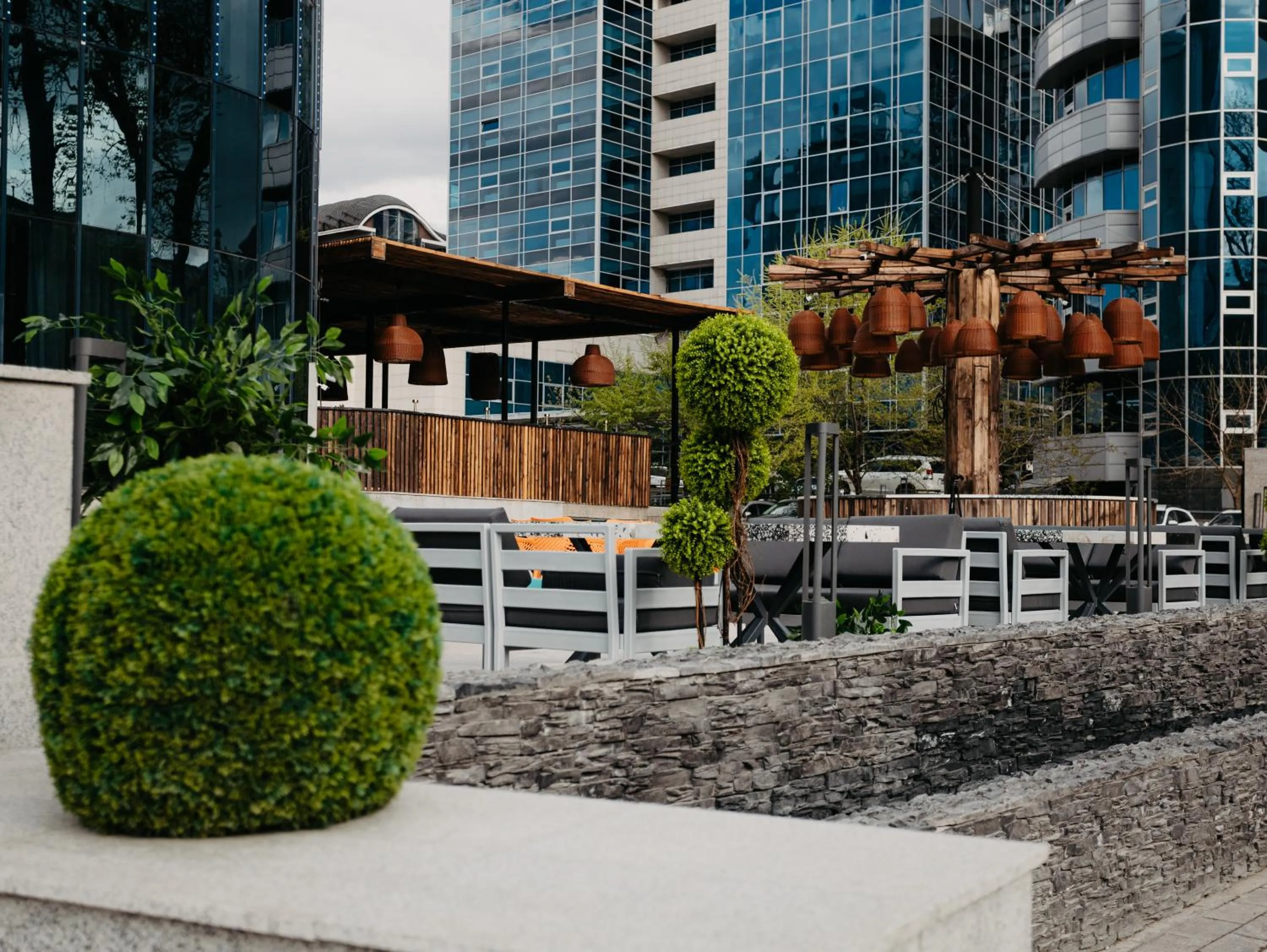 Property building in Grand Mildom Hotel