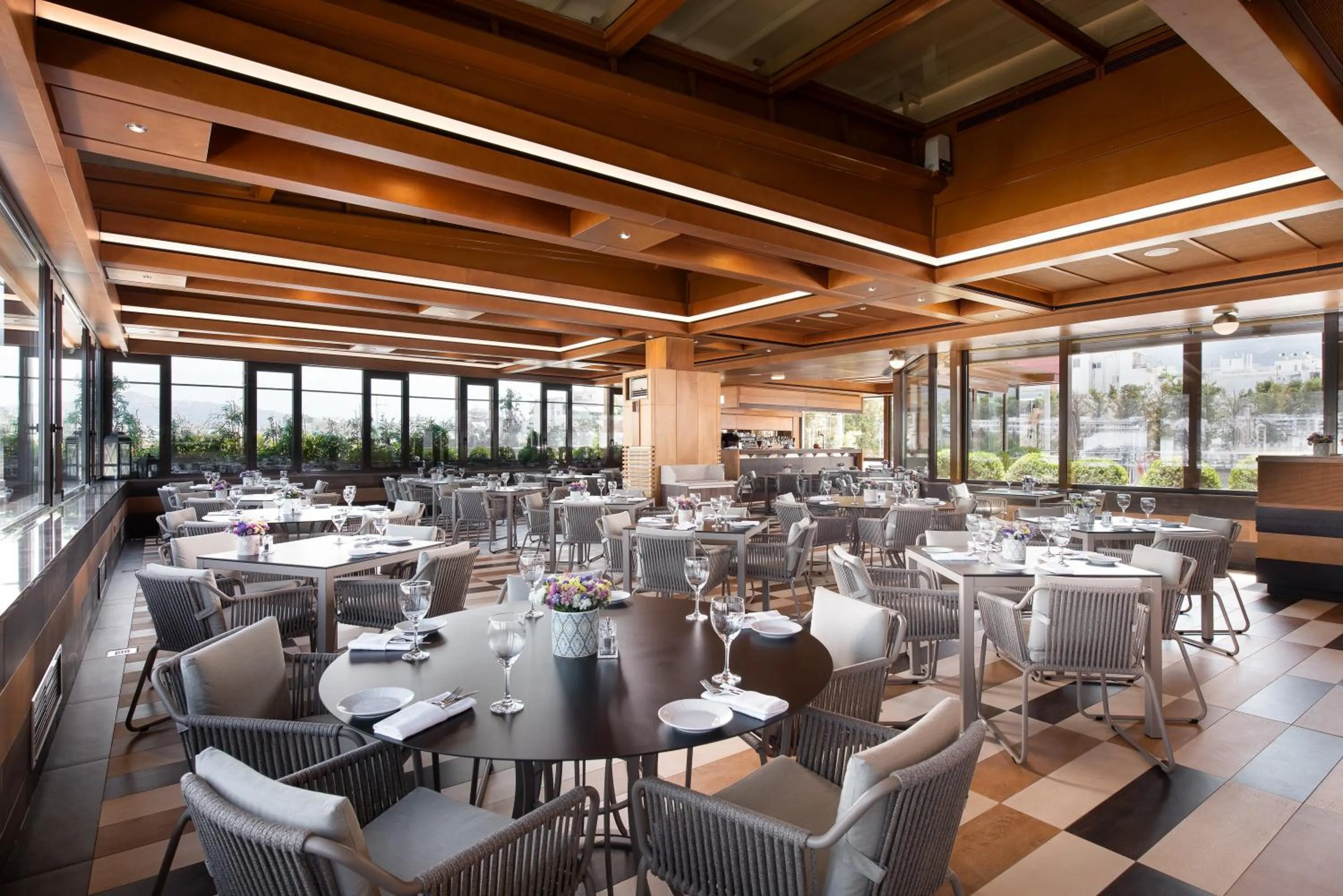 Restaurant/places to eat in Crowne Plaza Athens City Centre by IHG