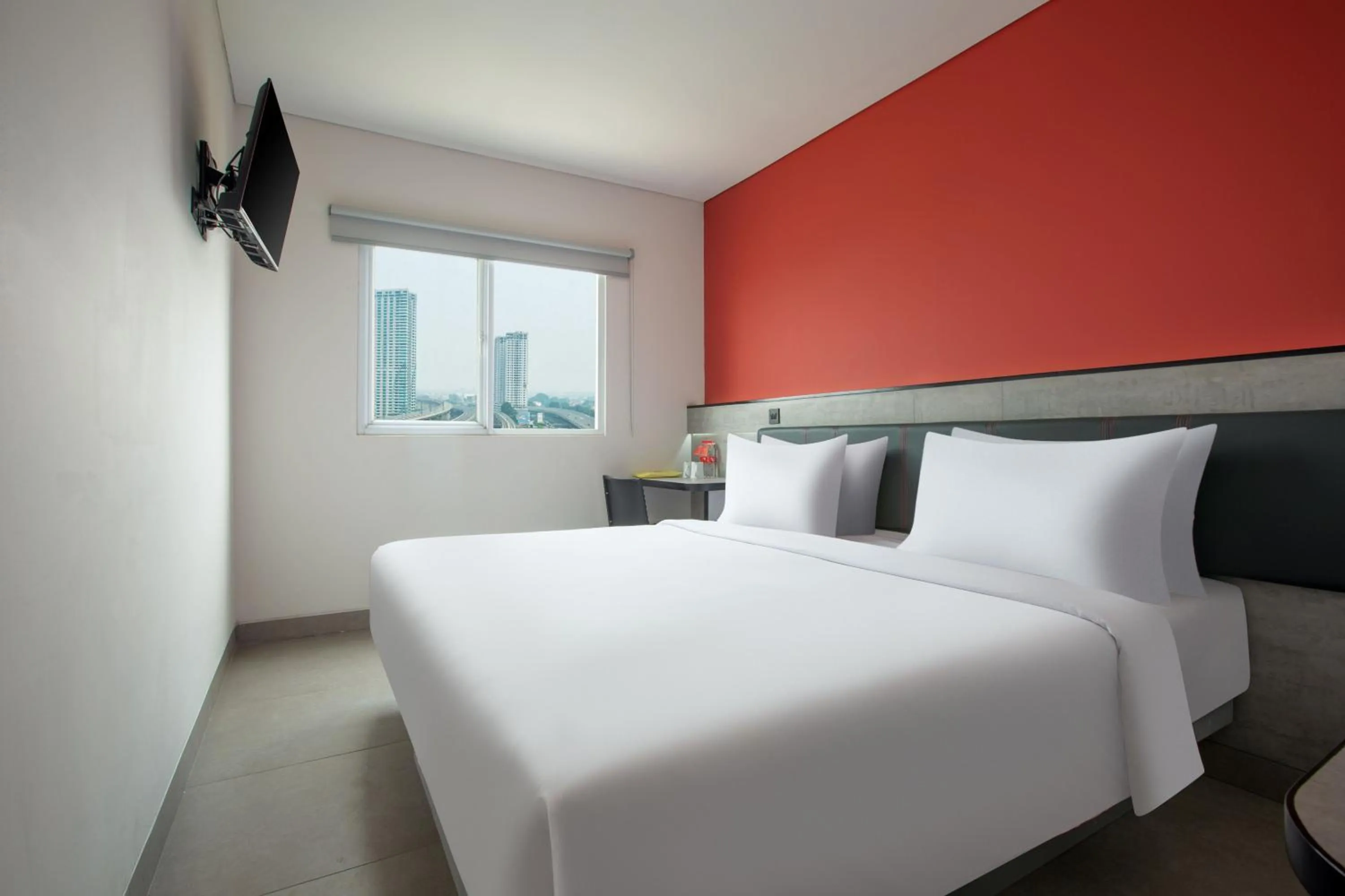 Bedroom, Bed in Amaris Hotel Kalimalang