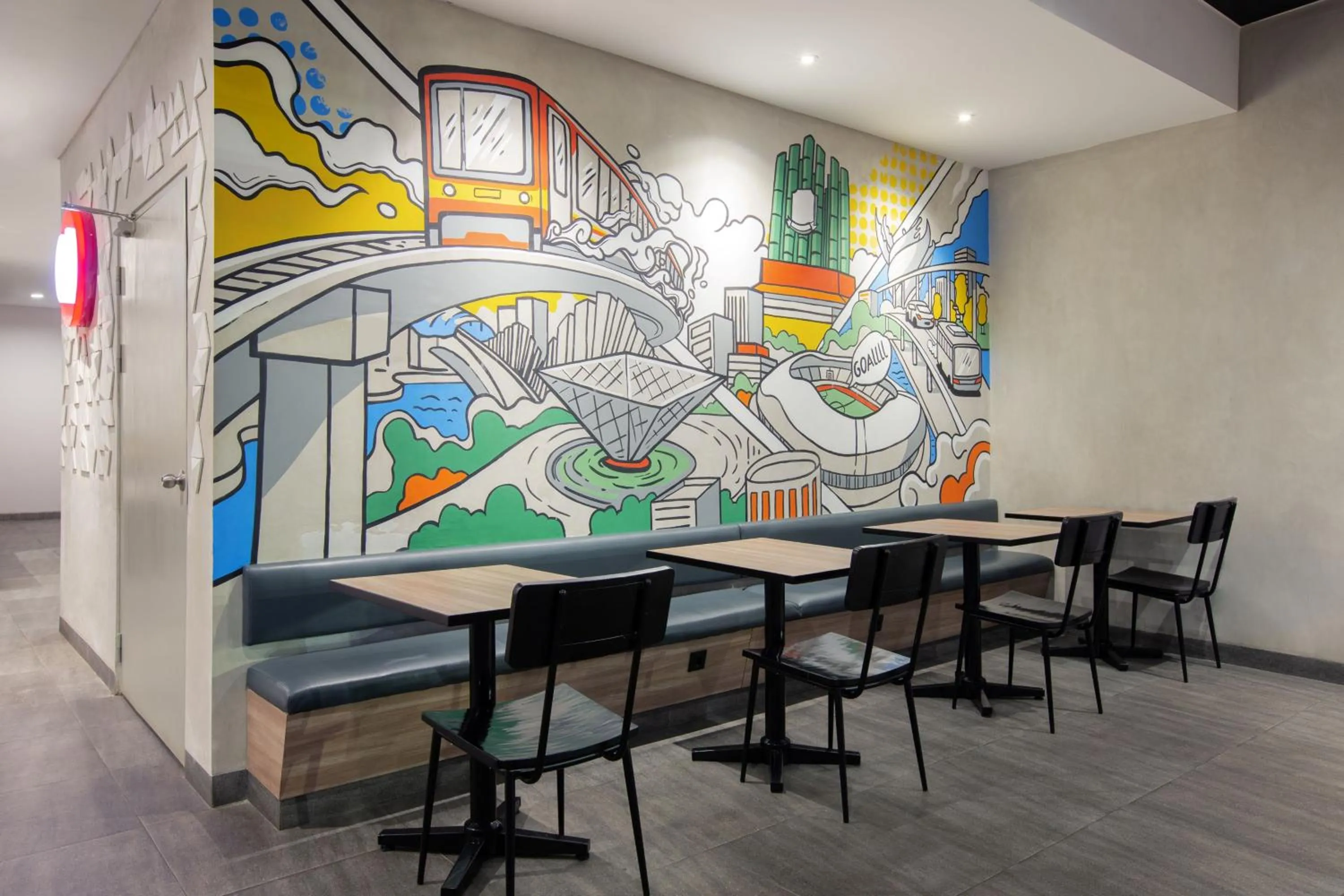 Restaurant/places to eat in Amaris Hotel Kalimalang