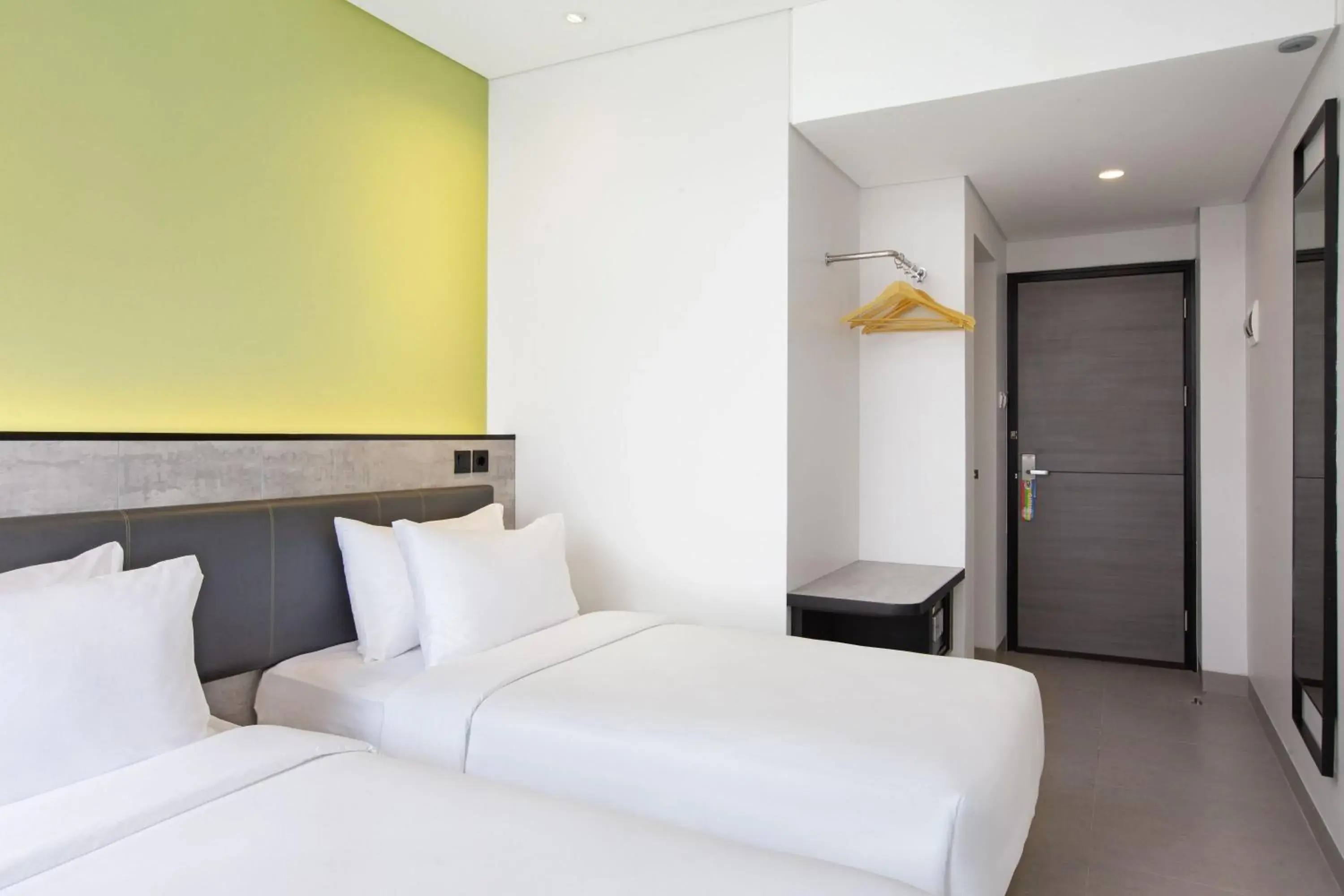 Smart Twin Room in Amaris Hotel Kalimalang Smart Twin Room in Amaris Hotel Kalimalang