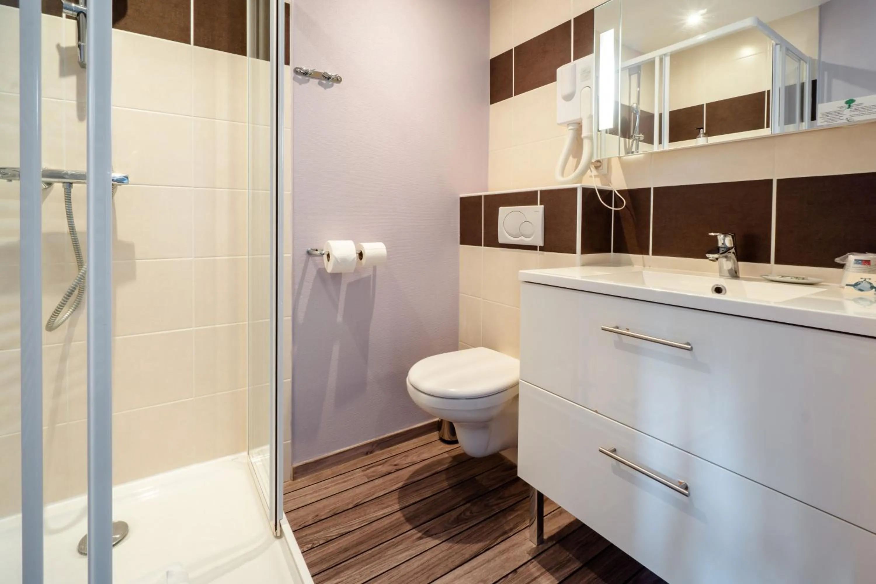 Bathroom in Hôtel Gallia