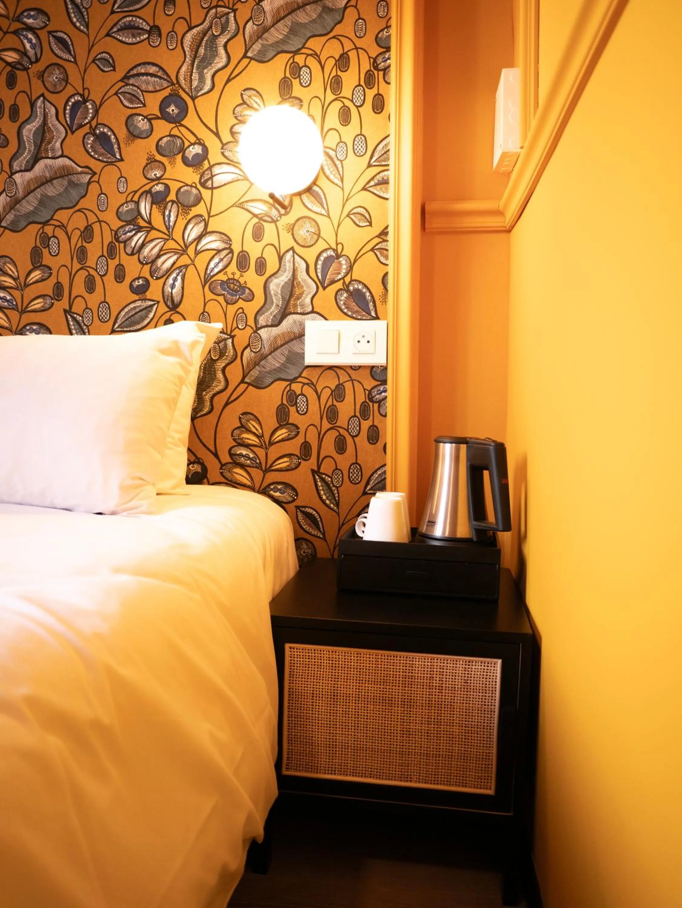 Decorative detail, Bed in Hôtel Gallia