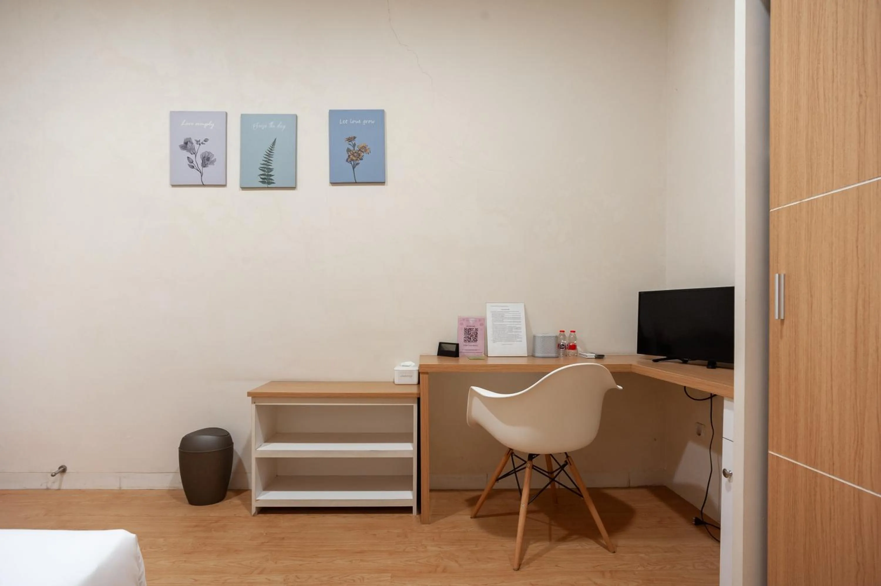 Bedroom in Urbanview Hotel Jagakarsa by RedDoorz