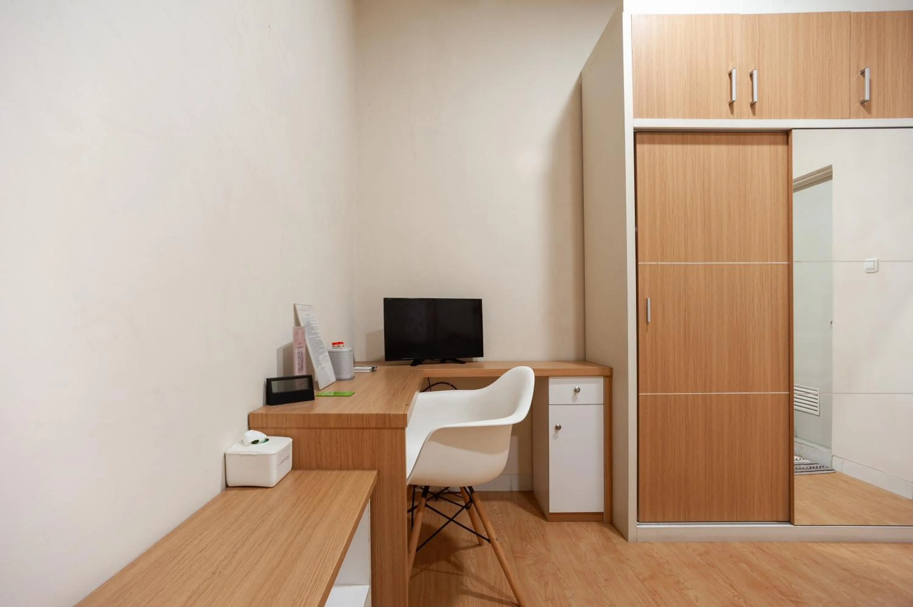 Bedroom in Urbanview Hotel Jagakarsa by RedDoorz