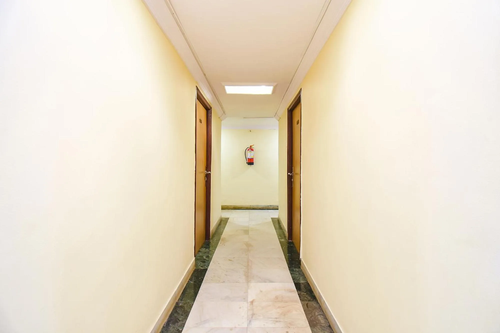 Lobby or reception in FabHotel Prime Yash Residency - Nr Lonavala Railway Station