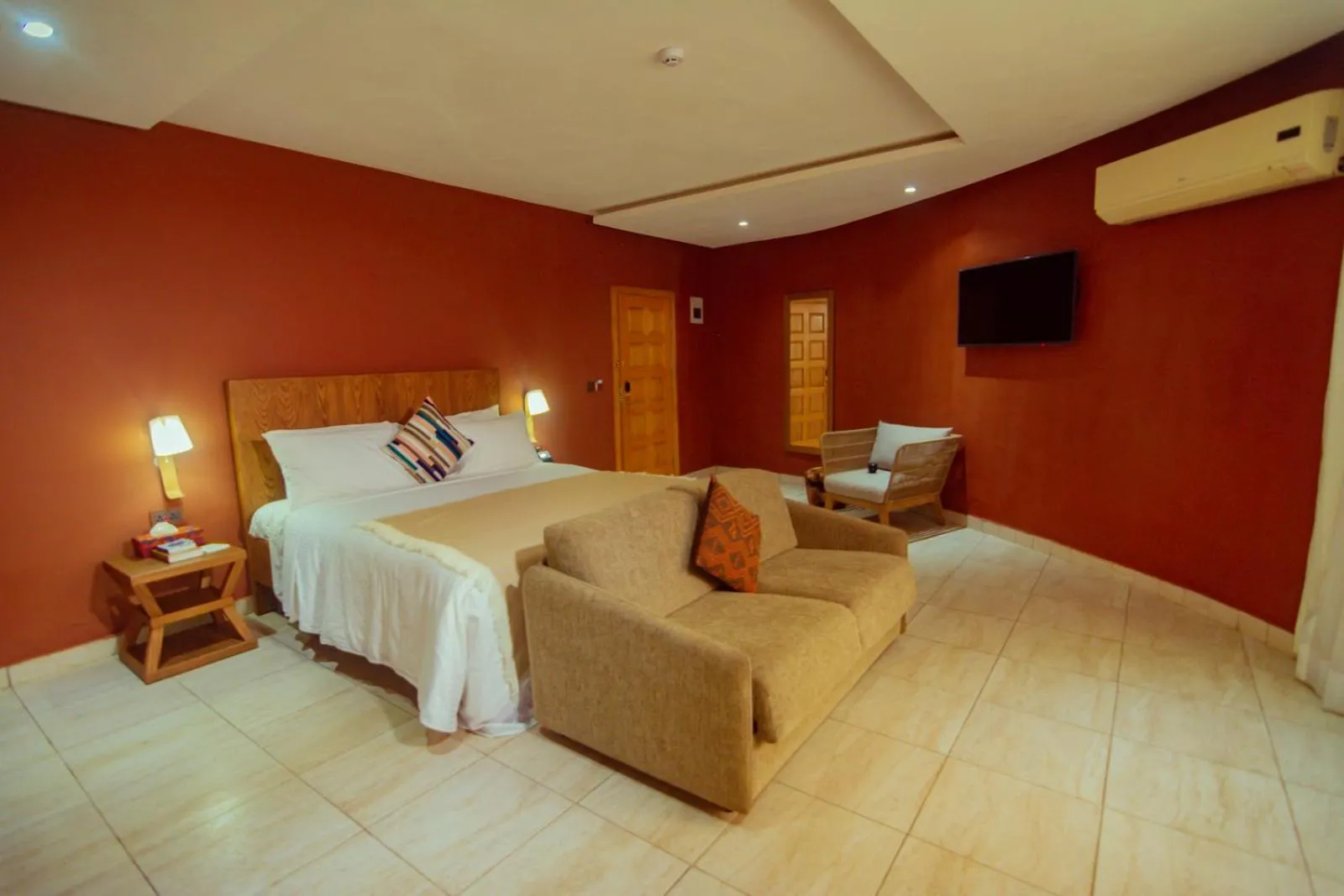 TV and multimedia, Bed in Trois Ore Residences & Green Earth Bistro