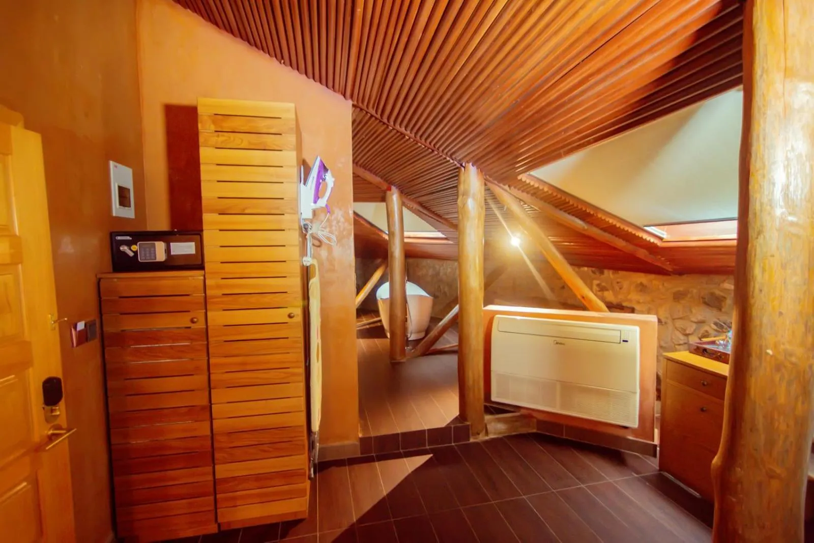 Bath, Bed in Trois Ore Residences & Green Earth Bistro