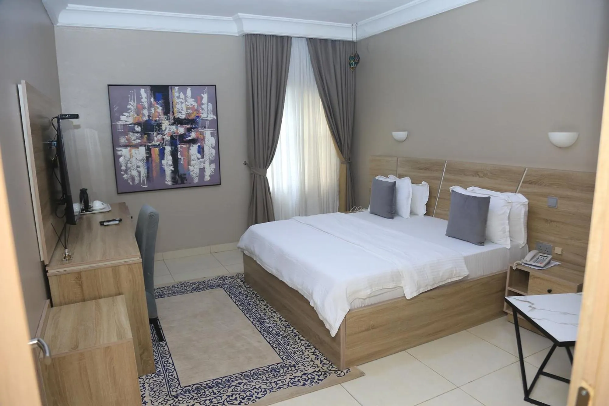 Photo of the whole room, Bed in House 24