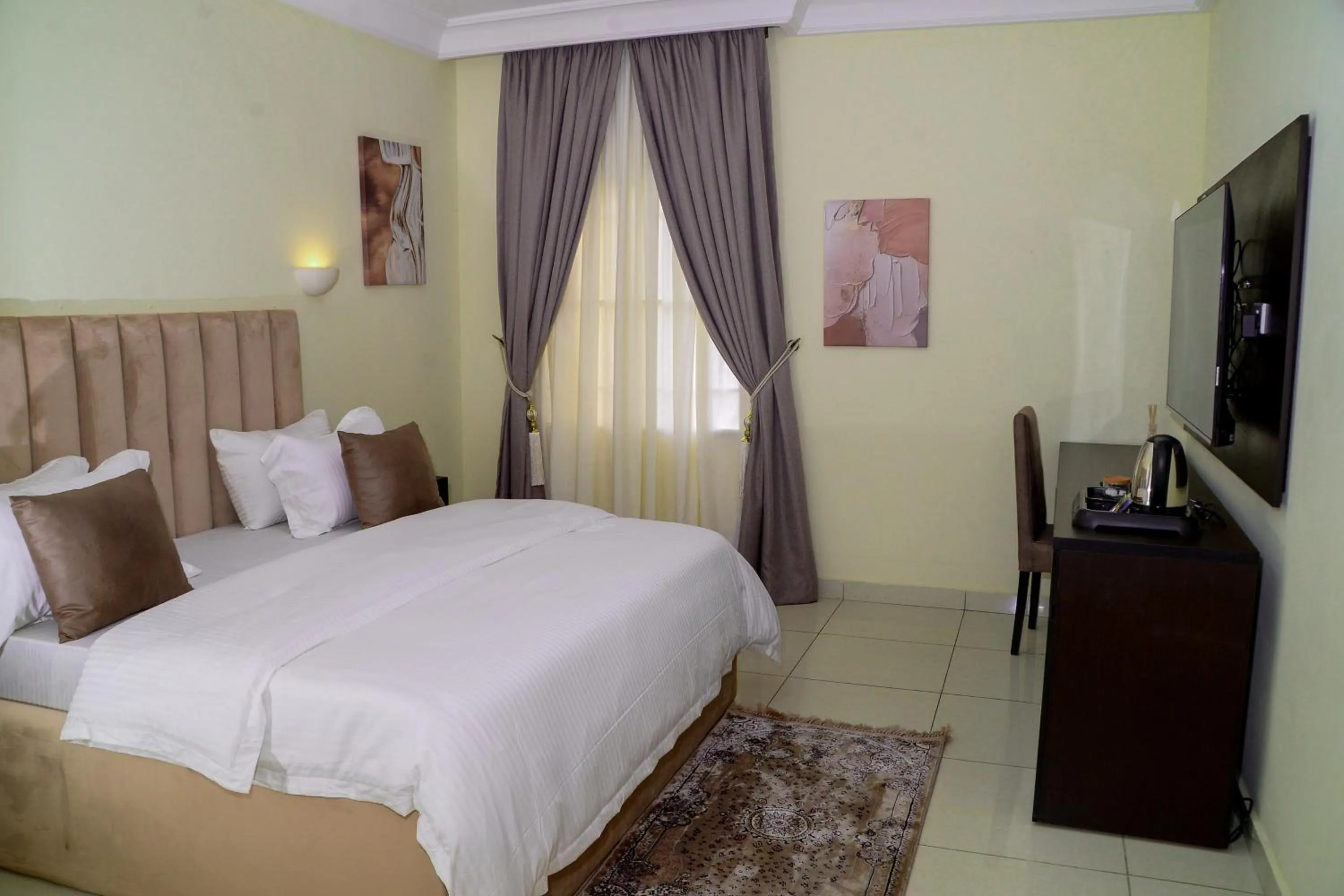 TV and multimedia, Bed in House 24