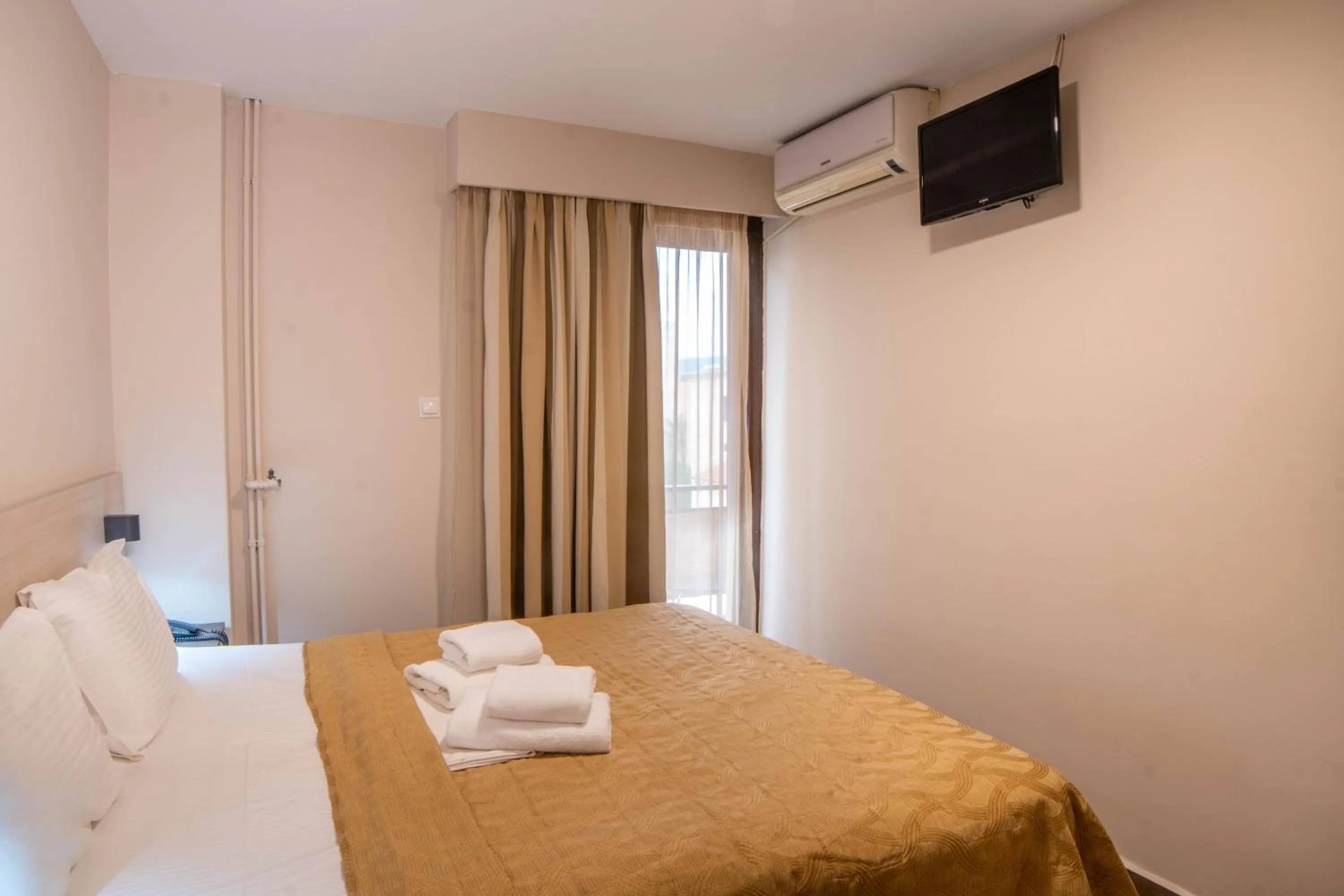 Bedroom, Bed in Anita Hotel