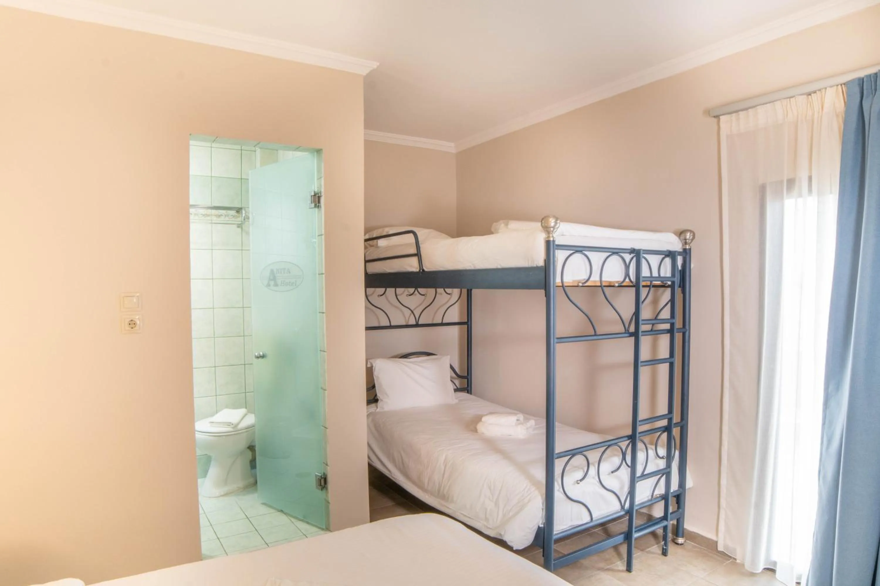 Bedroom, Bed in Anita Hotel