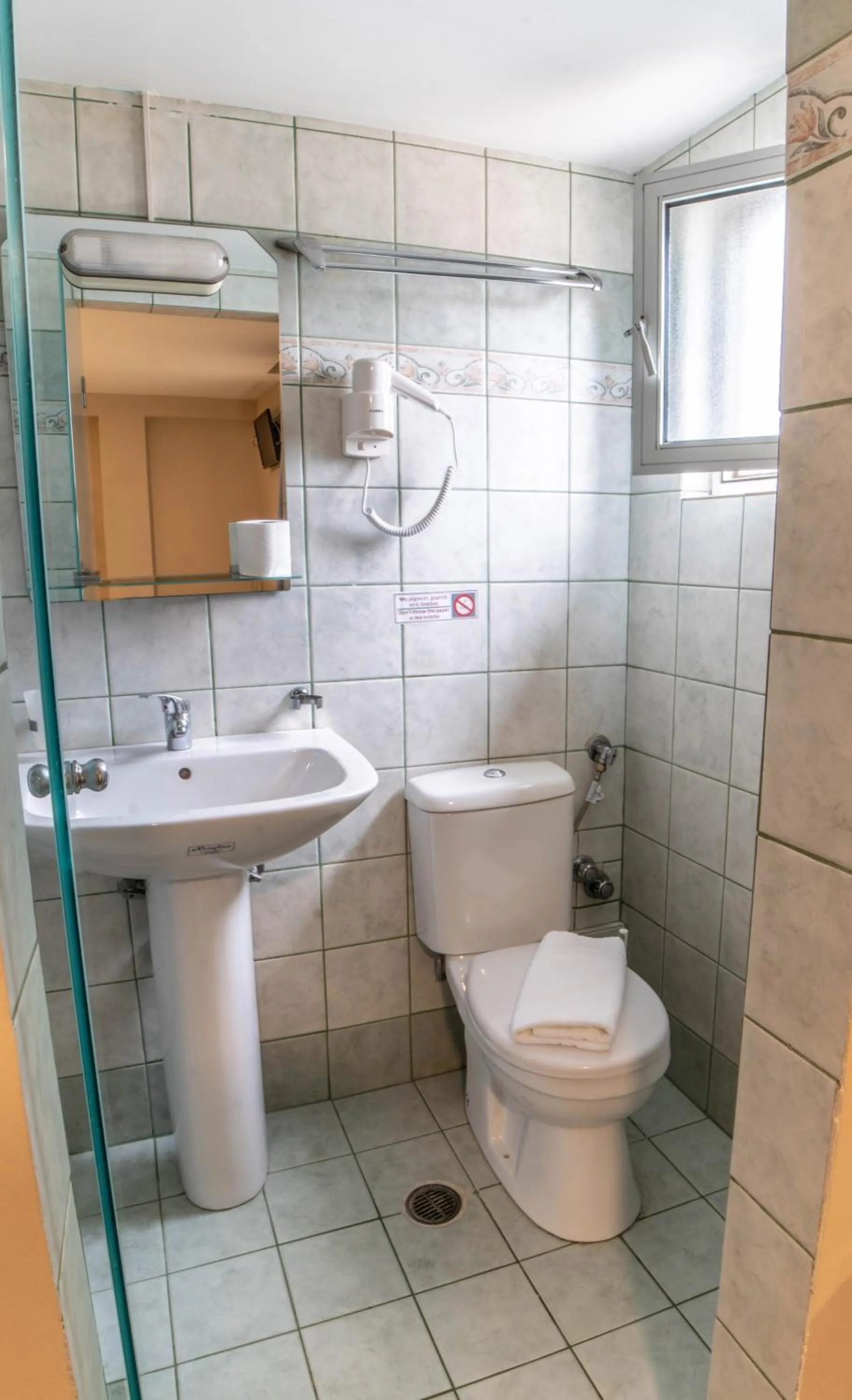 Bathroom in Anita Hotel