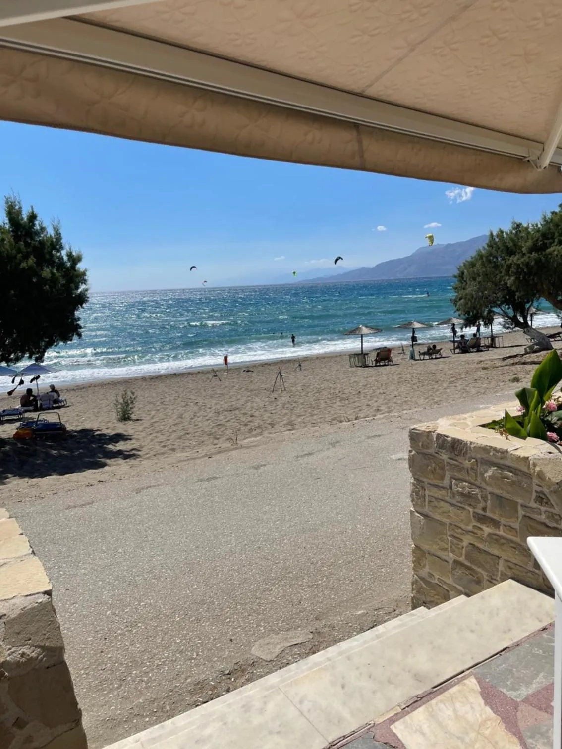 Restaurant/places to eat in Alexander Beach Hotel