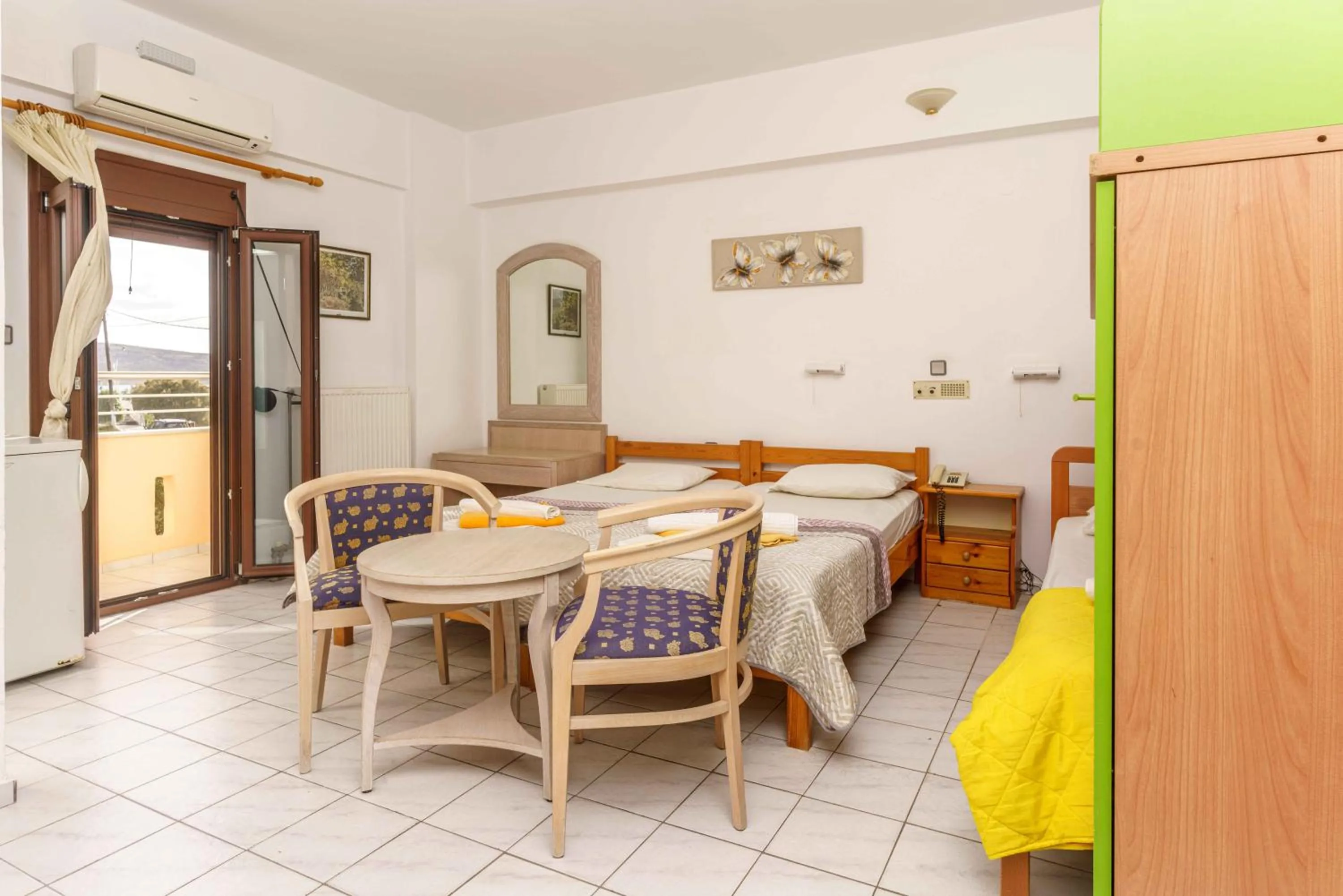 Photo of the whole room, Bed in Alexander Beach Hotel