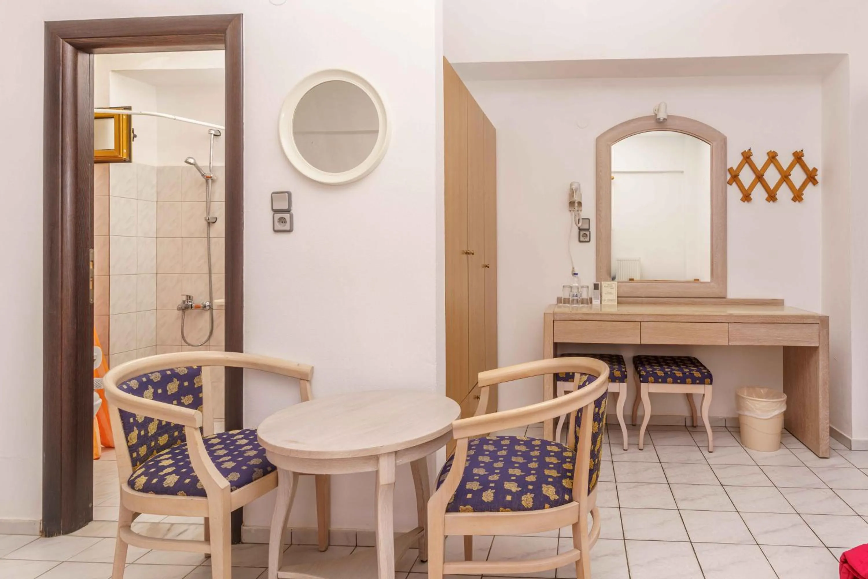 Toilet in Alexander Beach Hotel