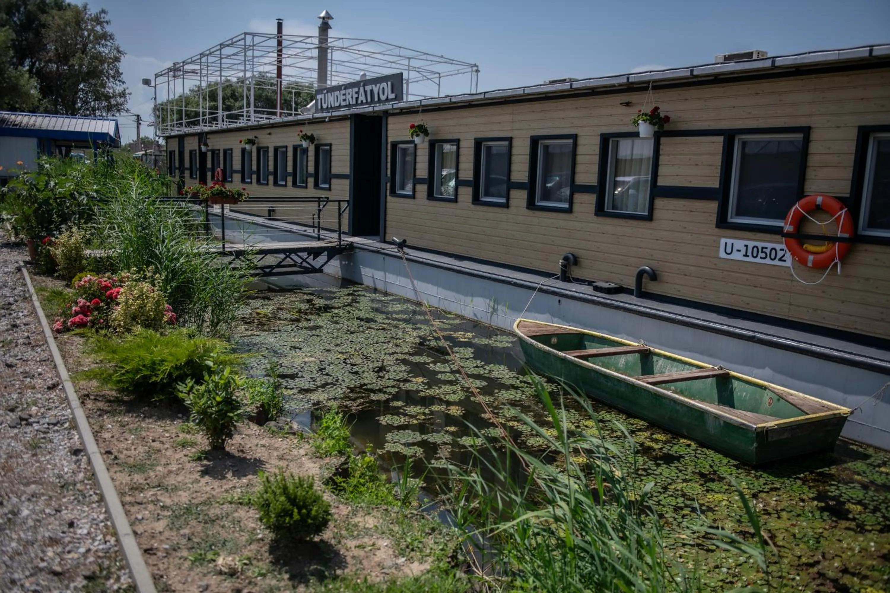 Property building in Tündérfátyol