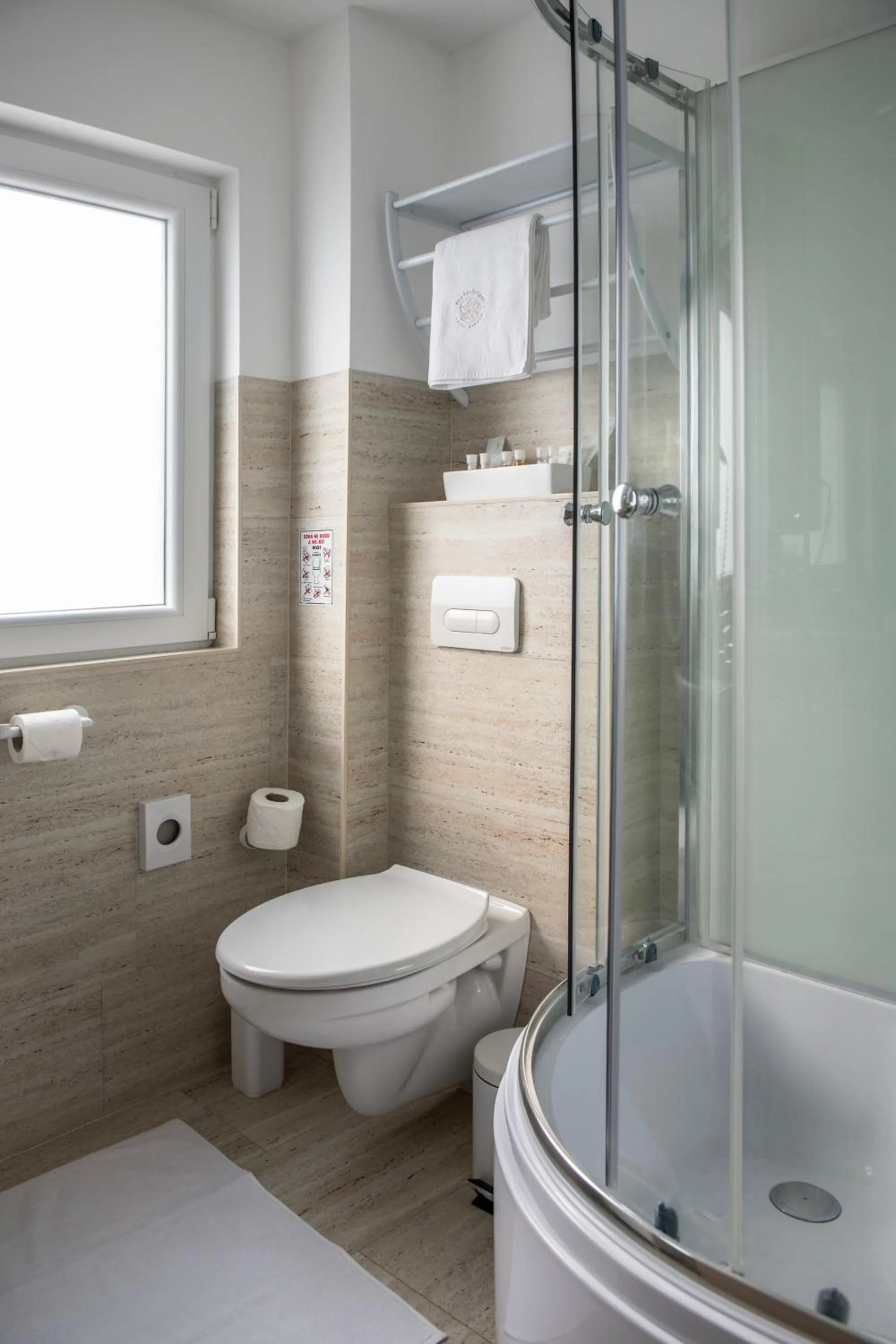 Bathroom in Tündérfátyol