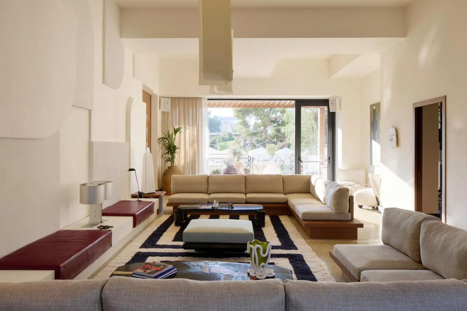 Communal lounge/ TV room in Ace Hotel & Swim Club Athens