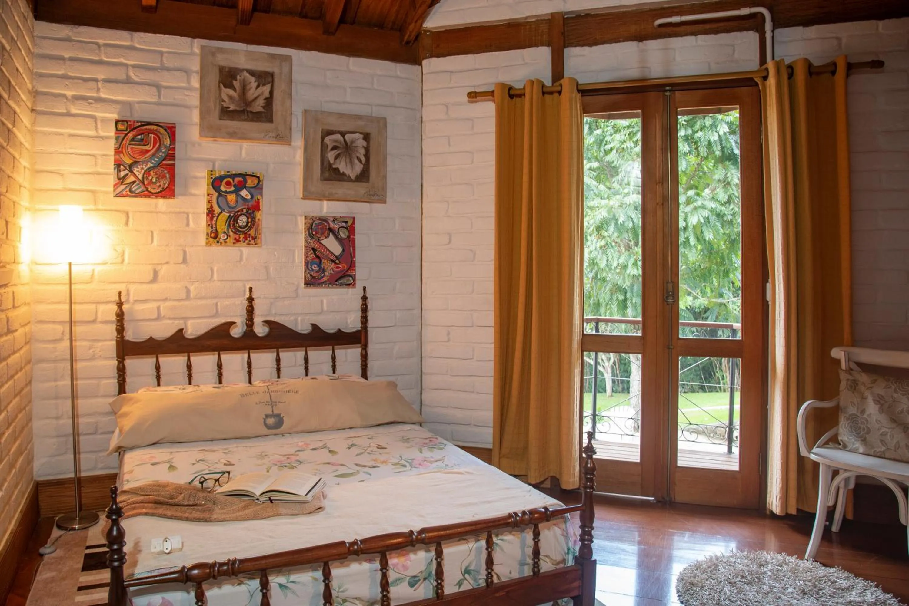Photo of the whole room, Bed in Pousada Terra Crua