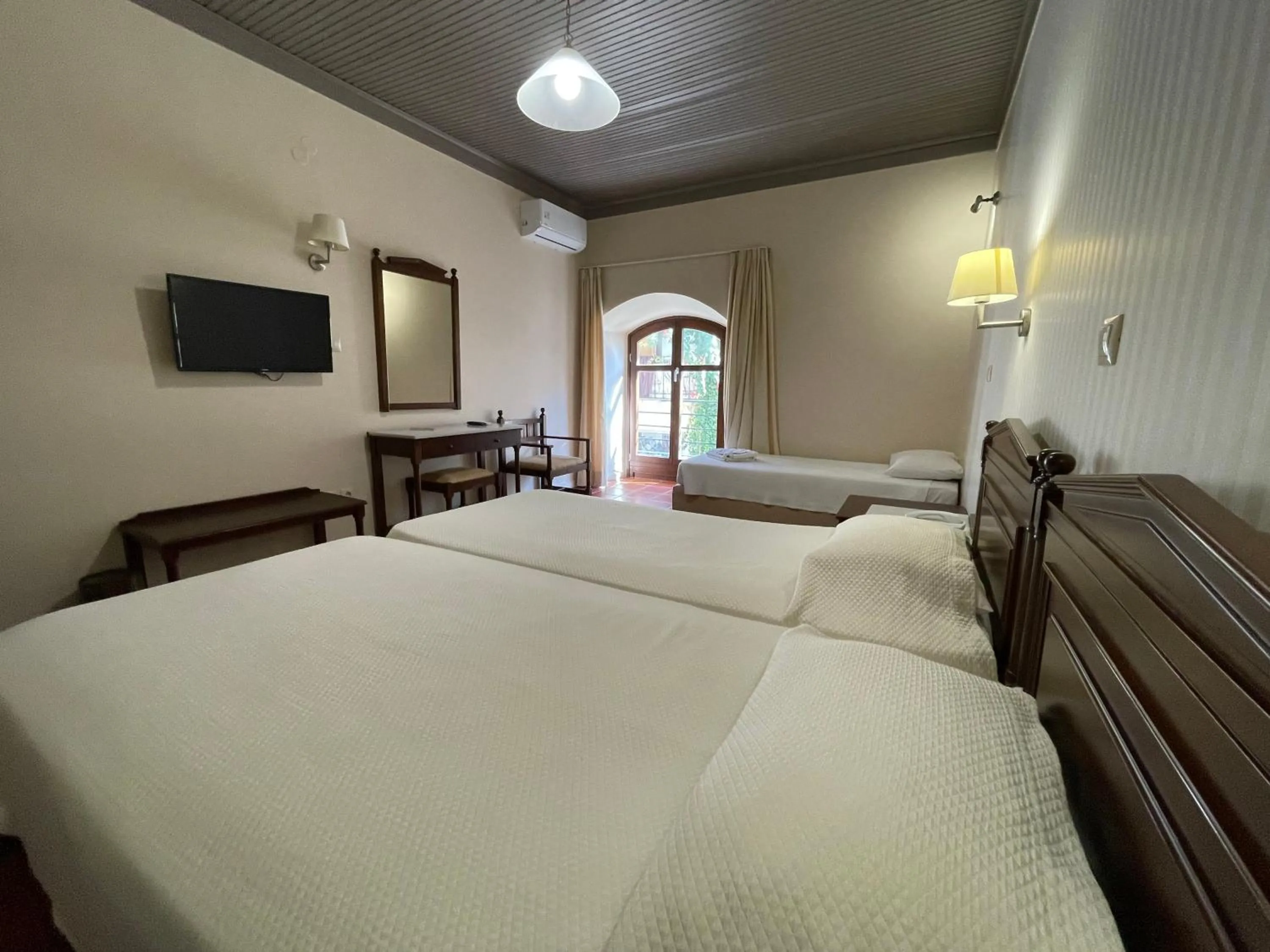 View (from property/room), Bed in Fortezza Hotel