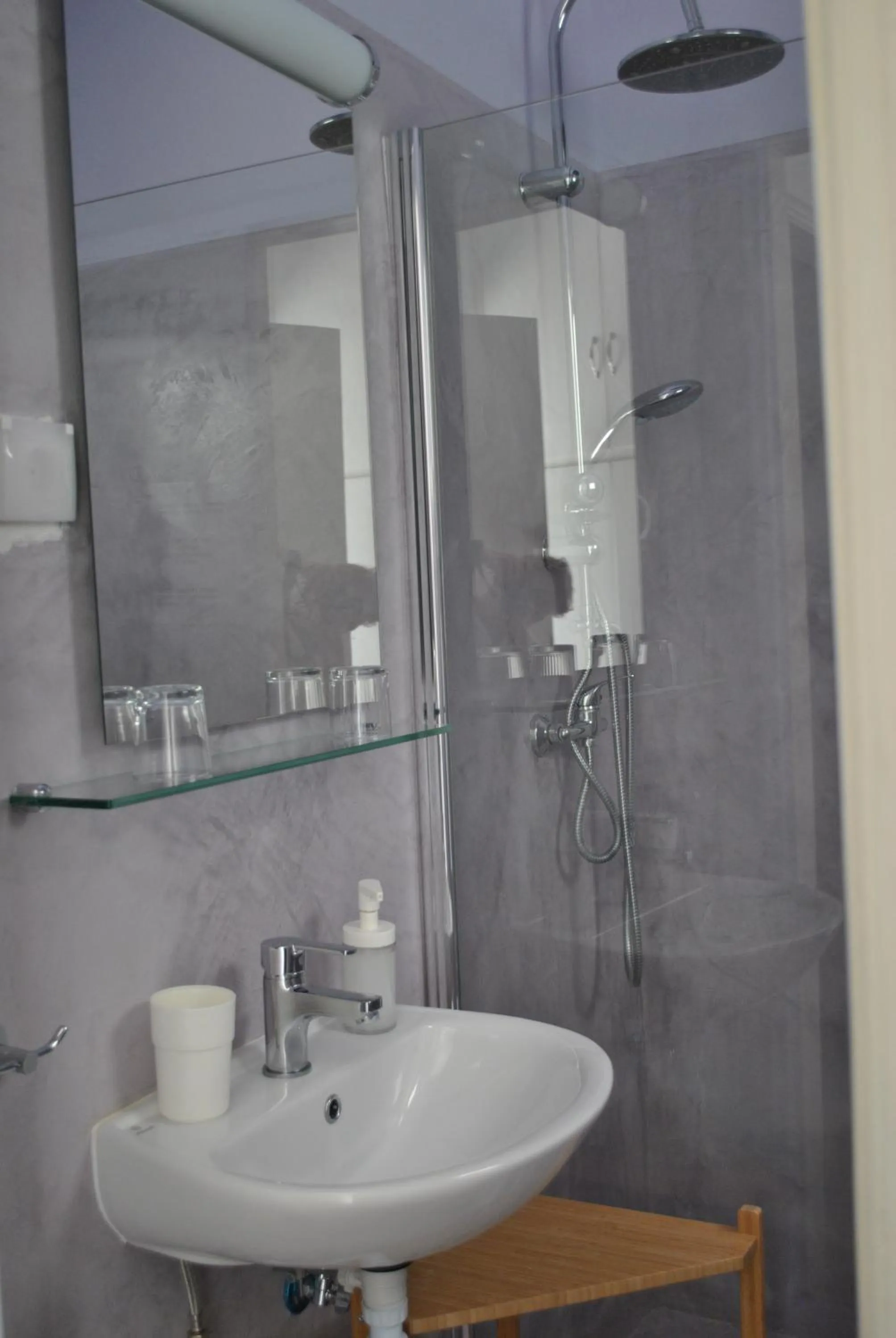 Shower in Hotel Helios Splendid