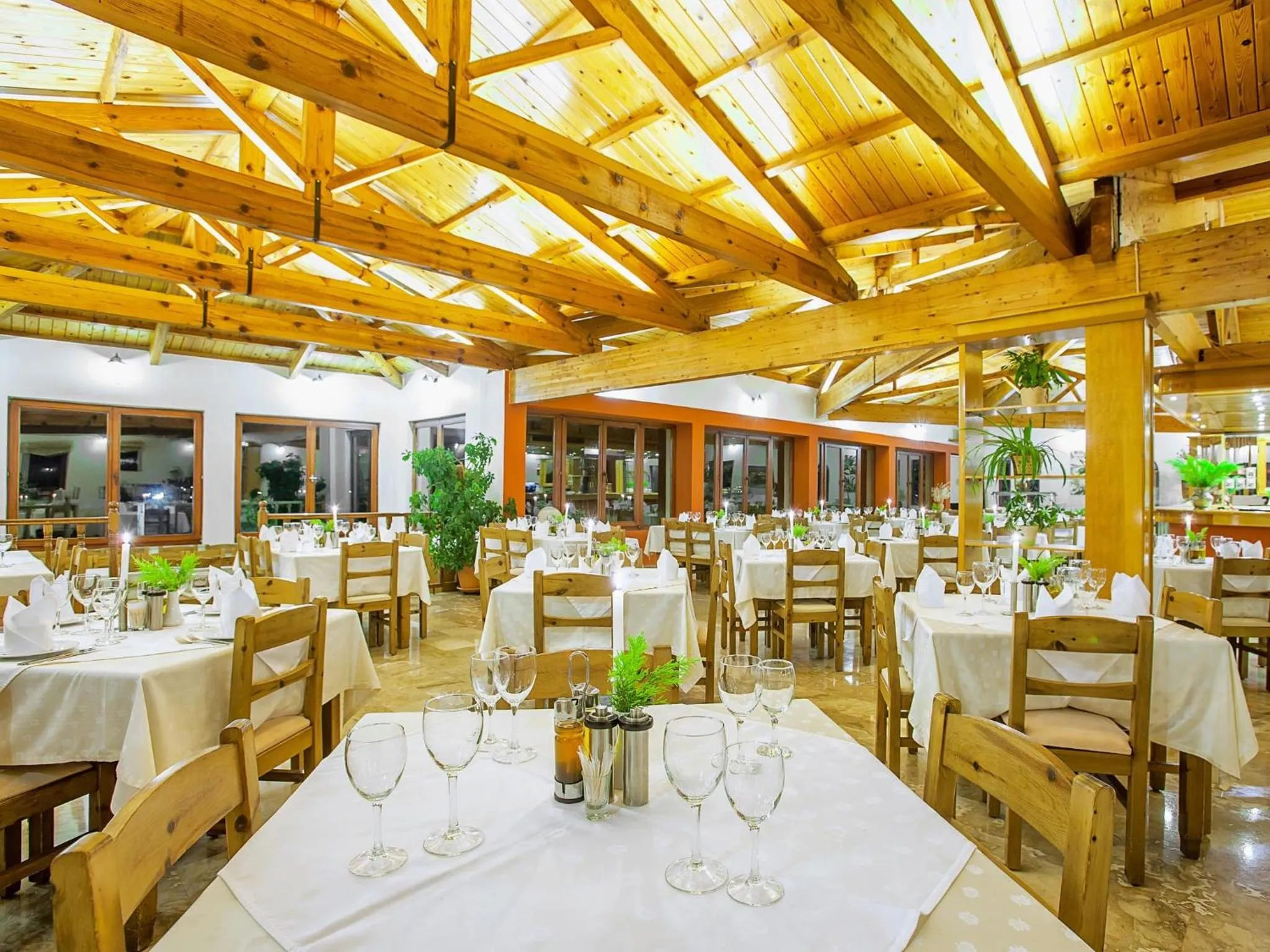 Restaurant/places to eat in Hotel Europa Olympia