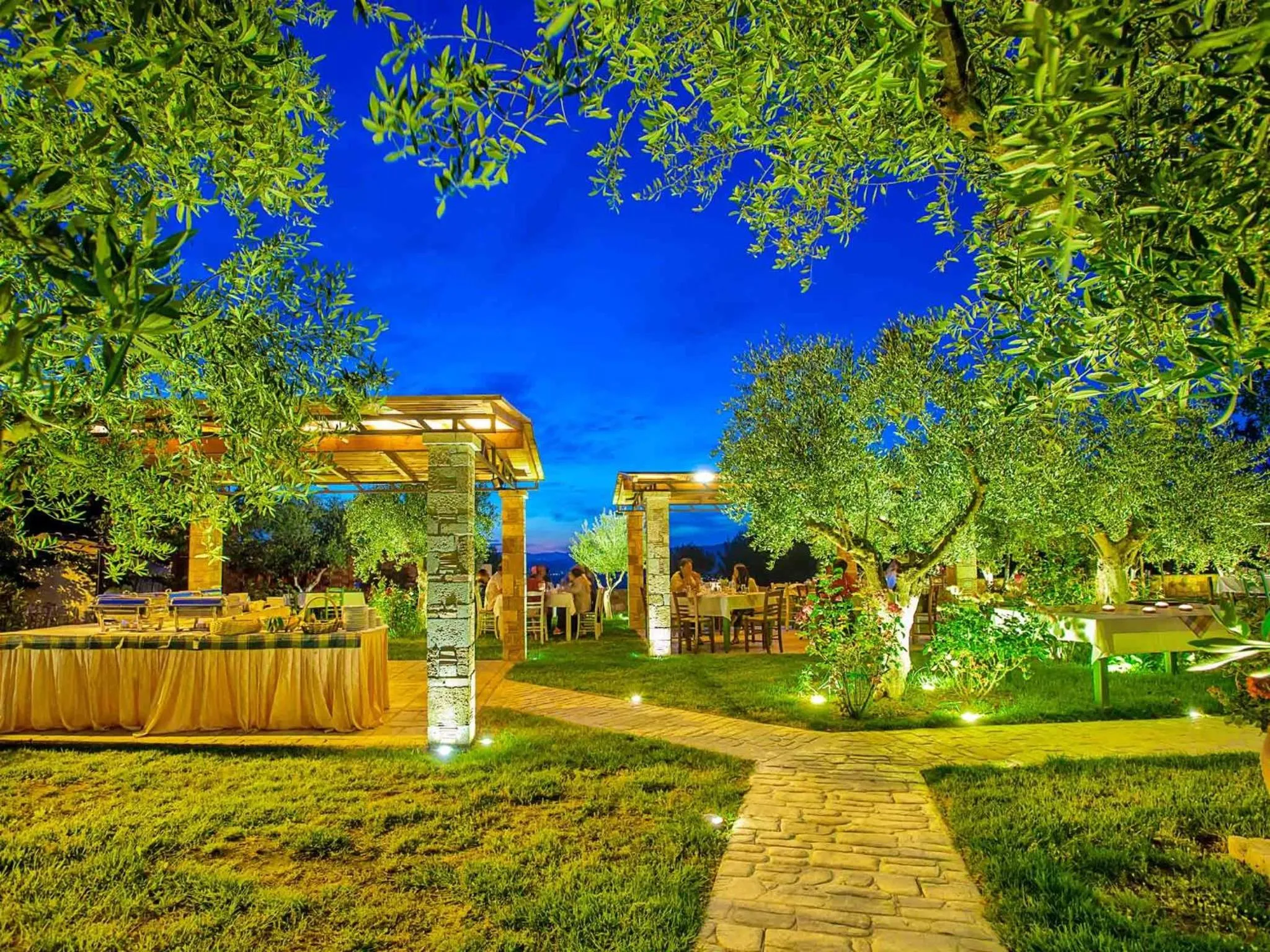 Restaurant/places to eat in Hotel Europa Olympia