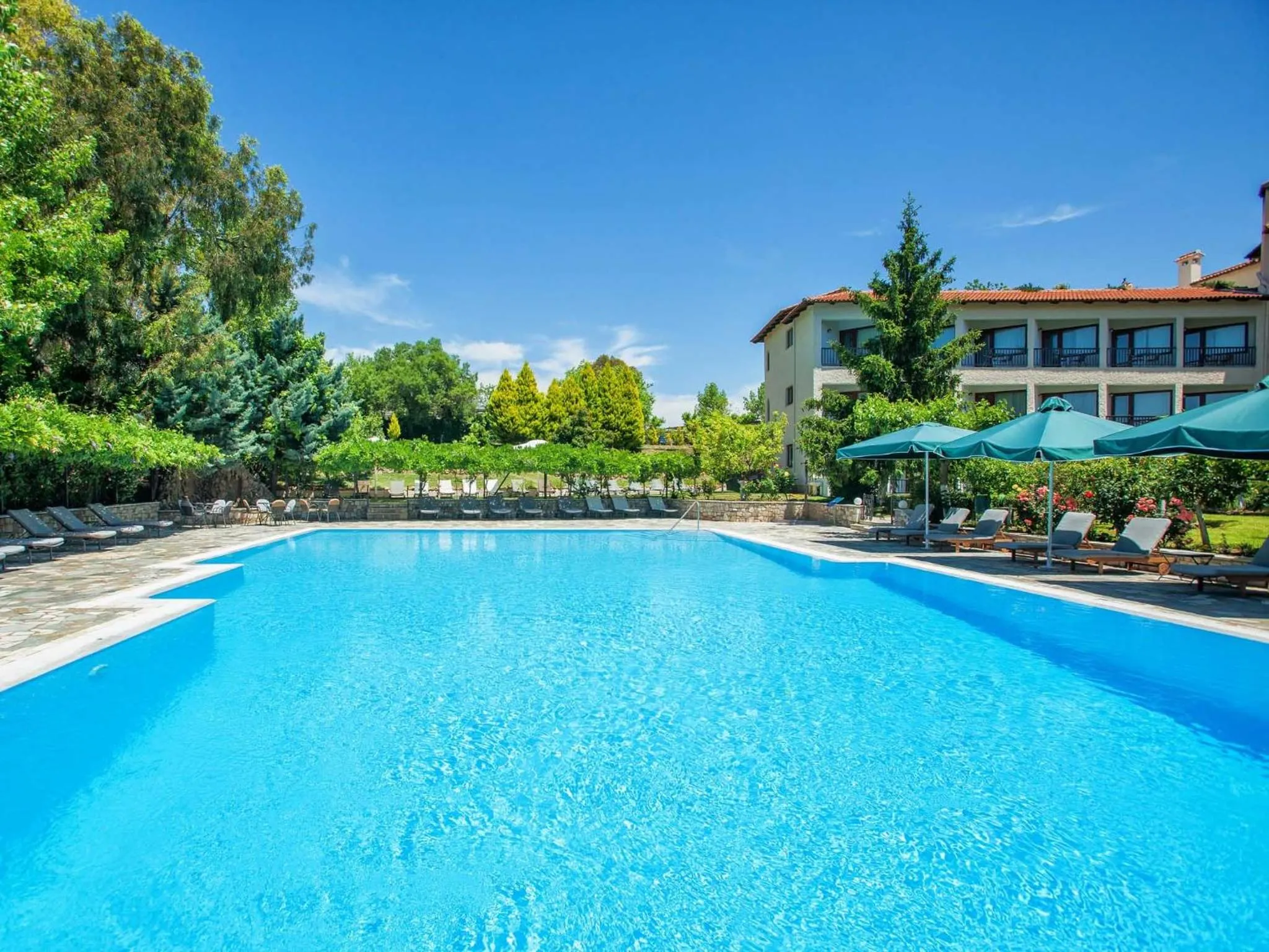 Swimming pool in Hotel Europa Olympia