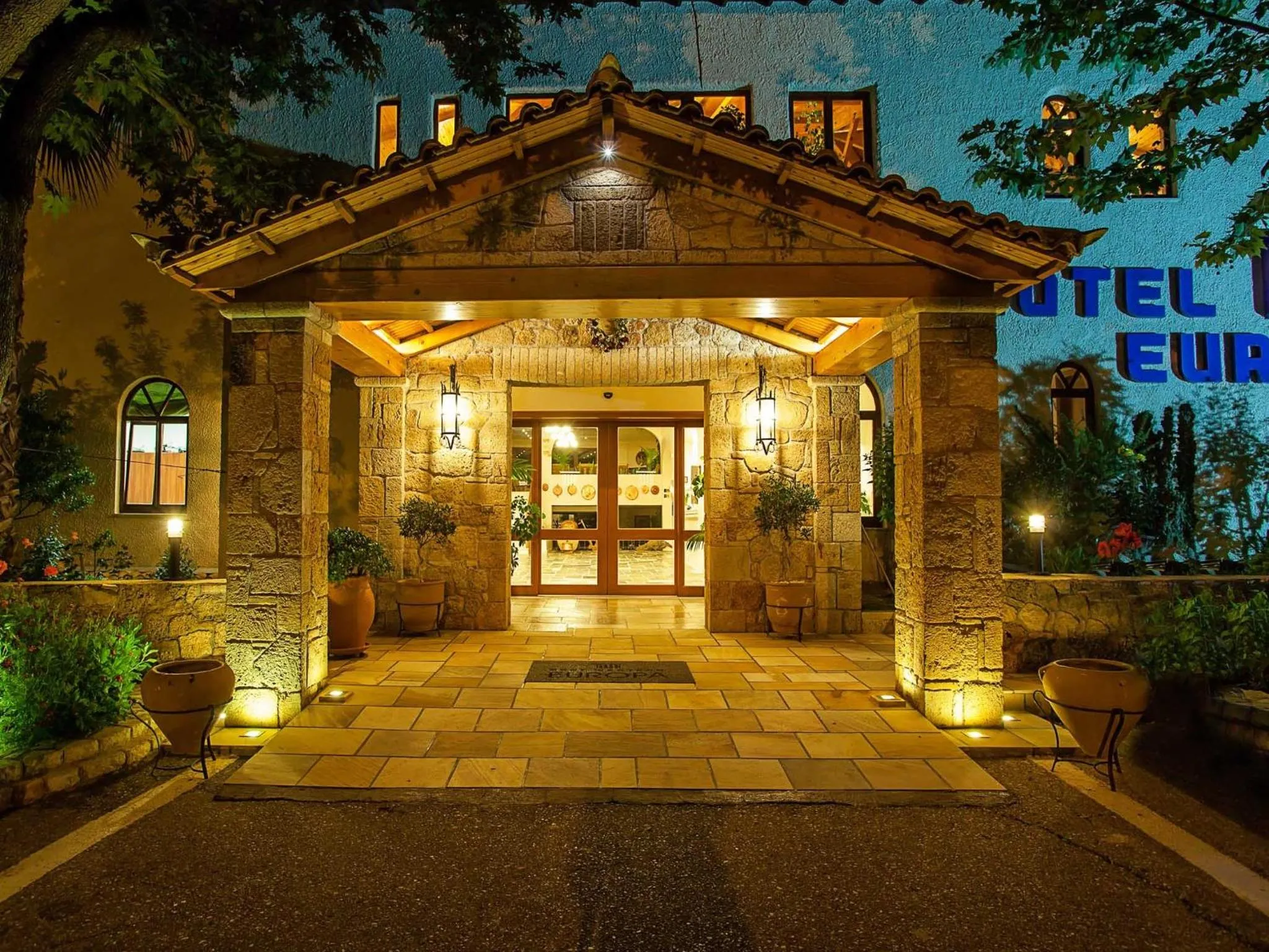 Facade/entrance in Hotel Europa Olympia