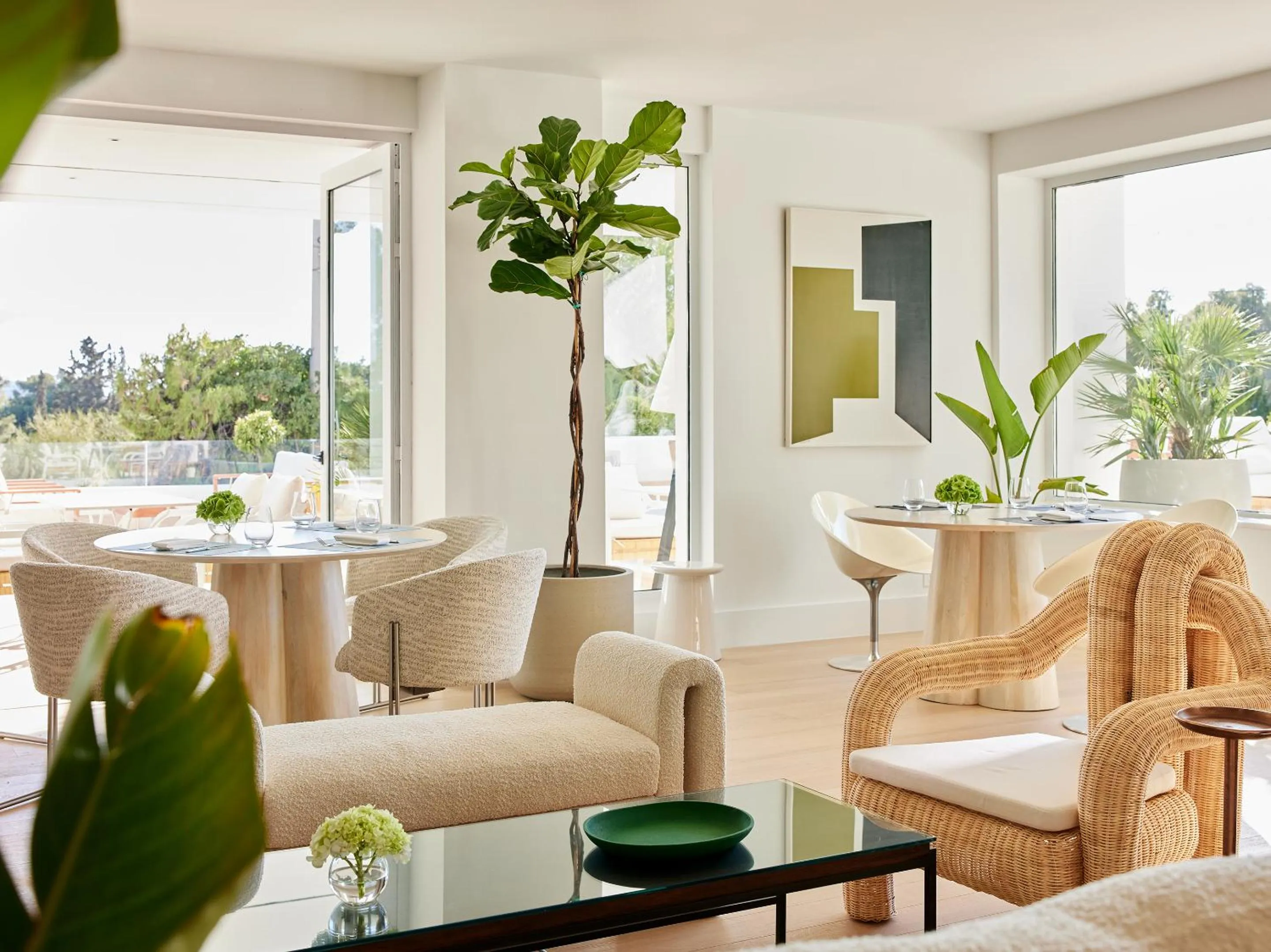 Restaurant/places to eat in The Roc Club, A Grecotel Hotel to Live