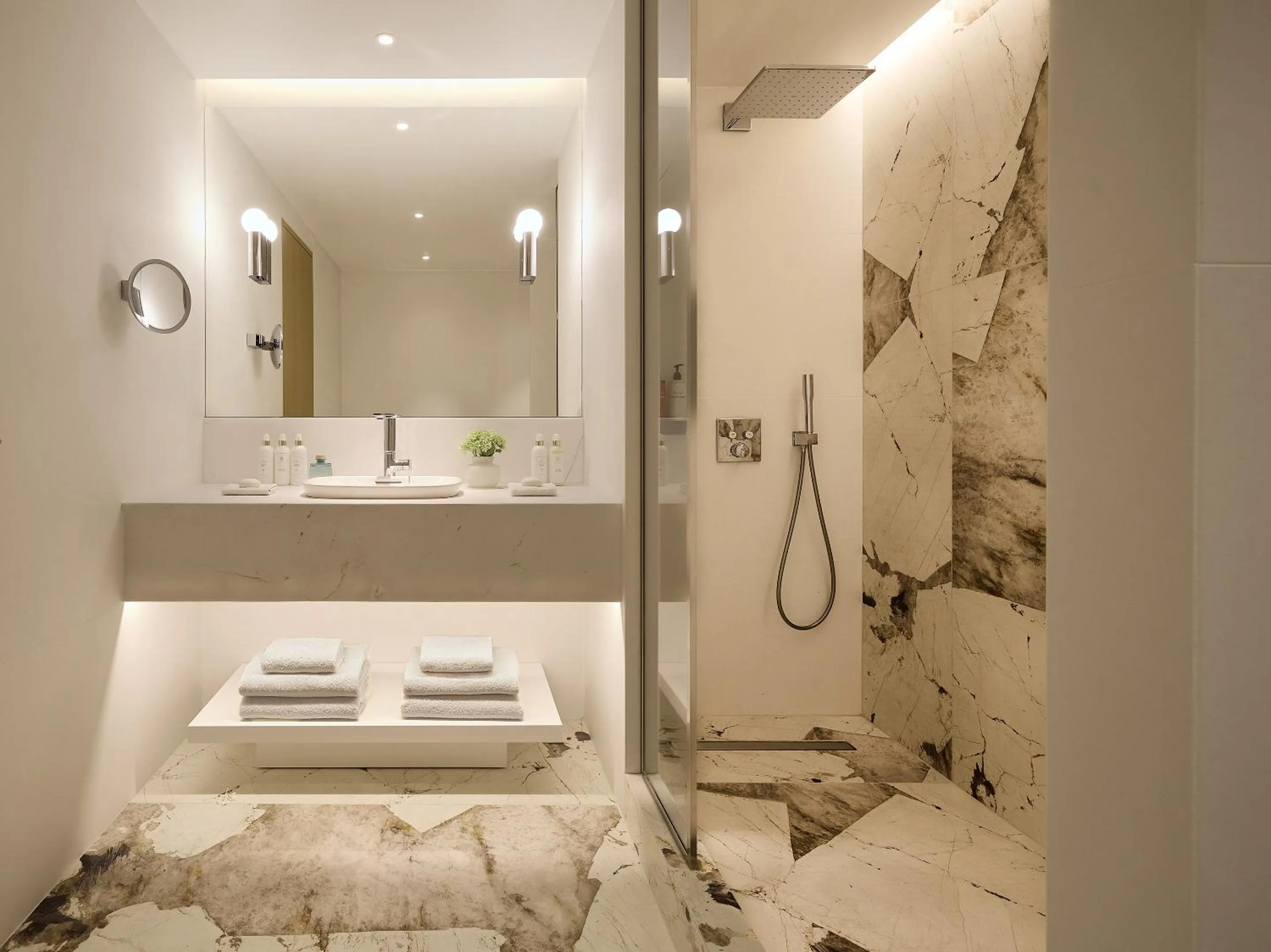 Bathroom in The Roc Club, A Grecotel Hotel to Live