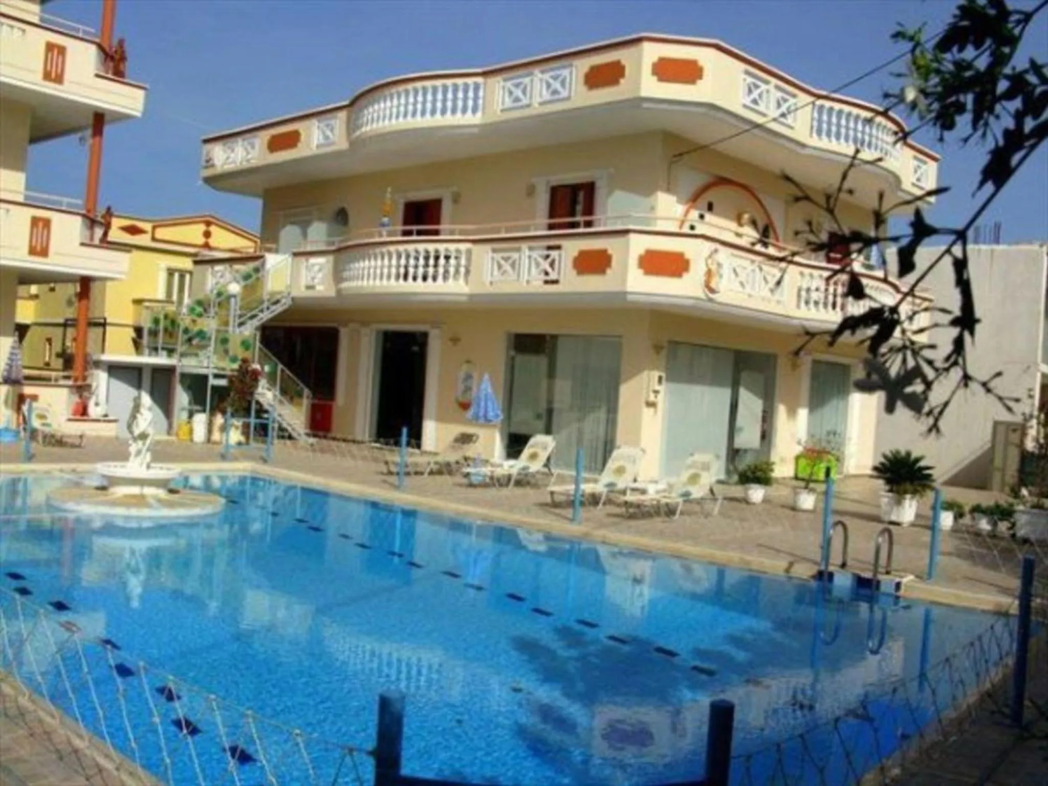 Facade/entrance in Sun City