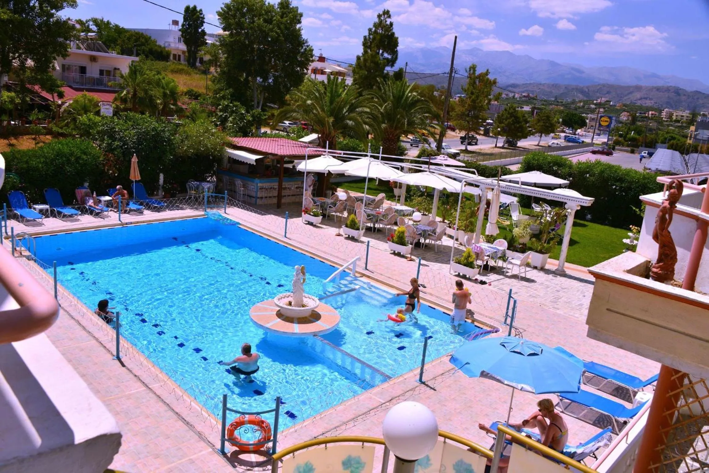 Swimming pool in Sun City