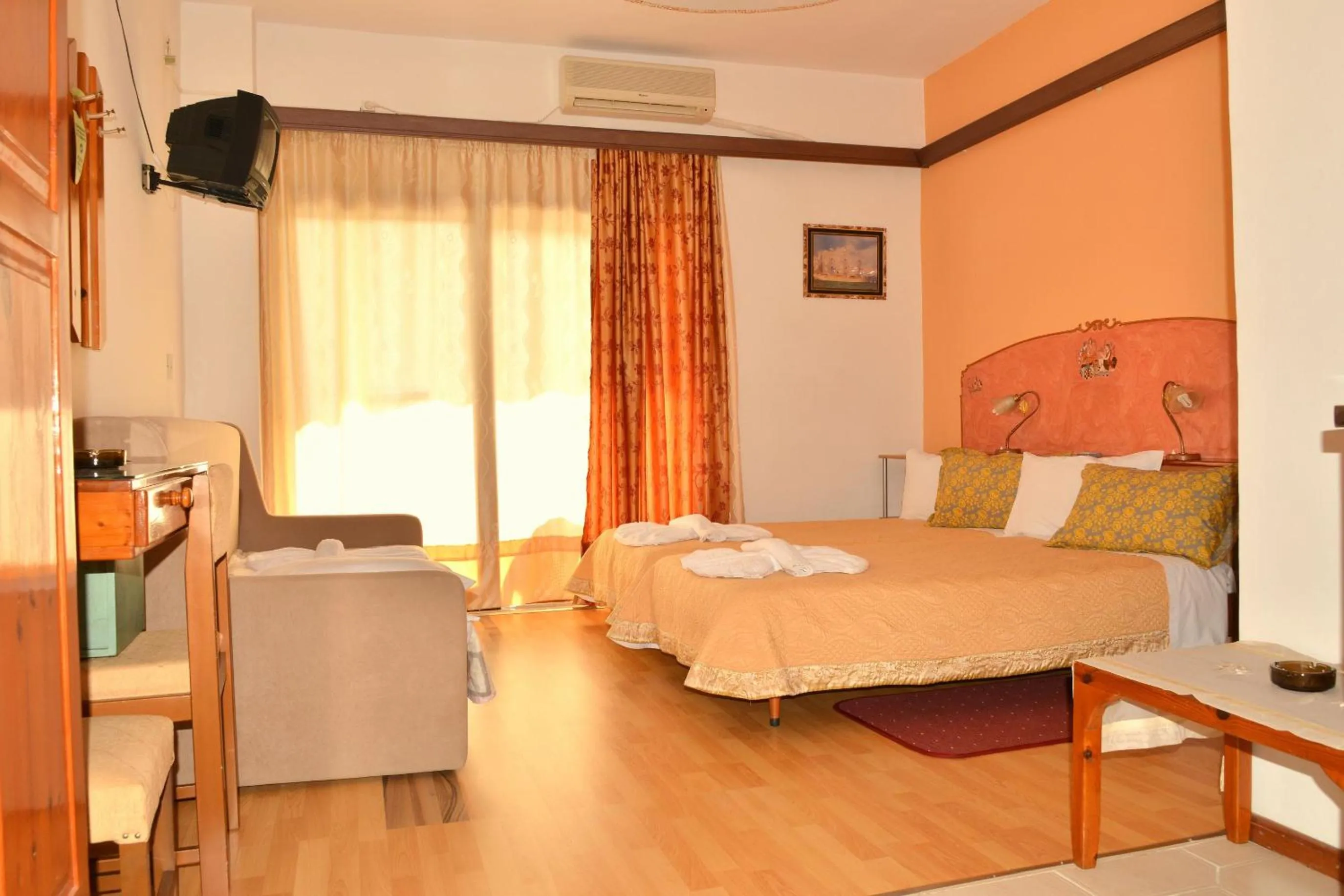 Bedroom, Bed in Sun City