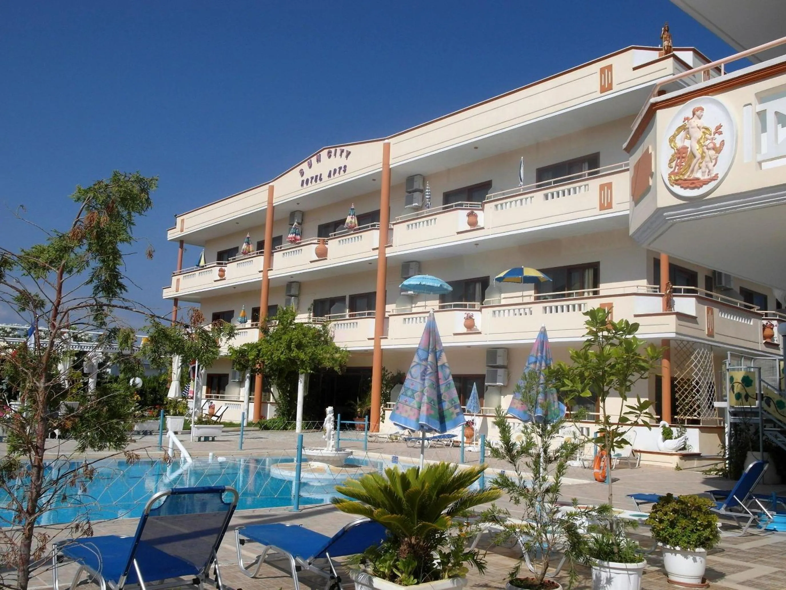 Property building in Sun City