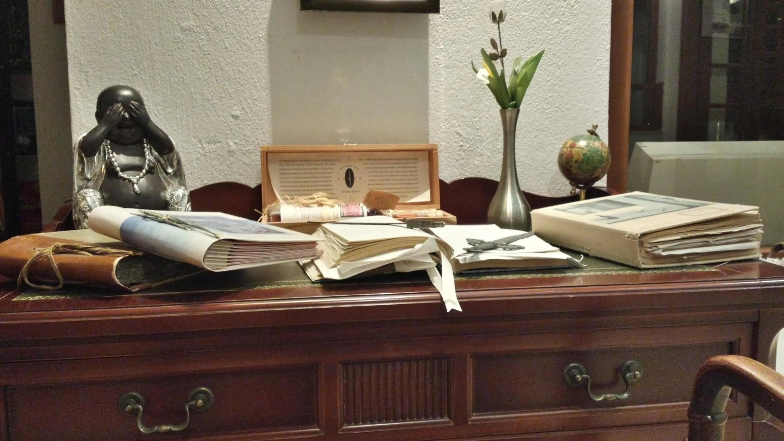 Decorative detail in Amazones Village Suites