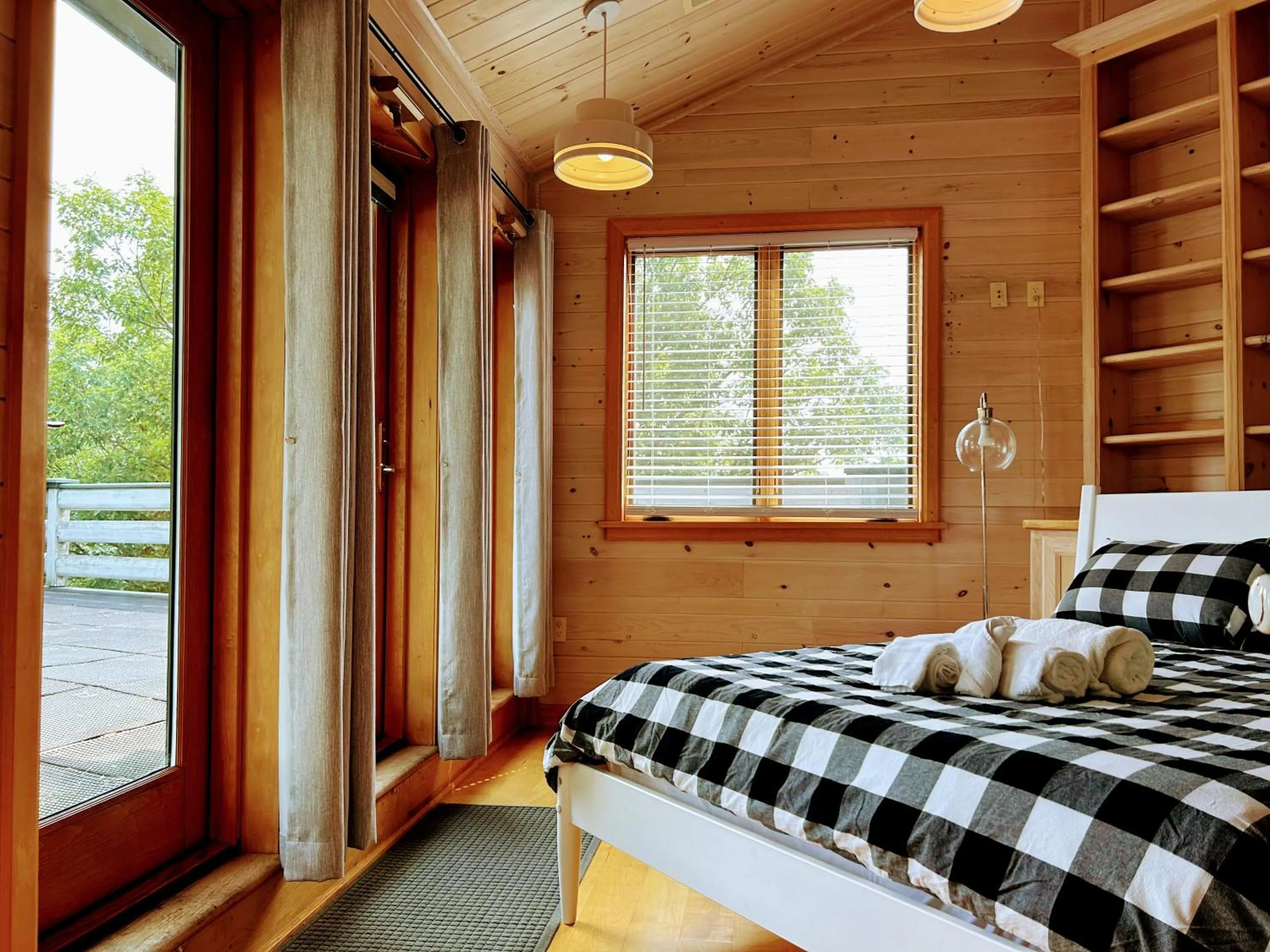 Bedroom, Bed in NewVida Preserve