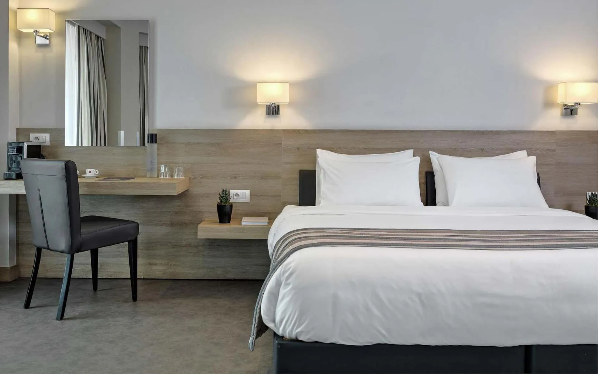 Photo of the whole room, Bed in The Stanley