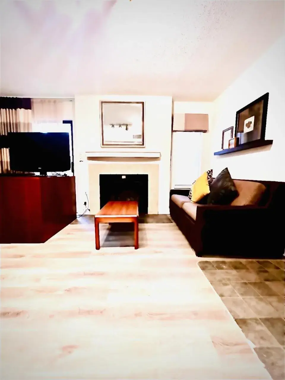 Deluxe Queen Suite in Tysons Corner Suites, A Baymont by Wyndham Deluxe Queen Suite in Tysons Corner Suites, A Baymont by Wyndham