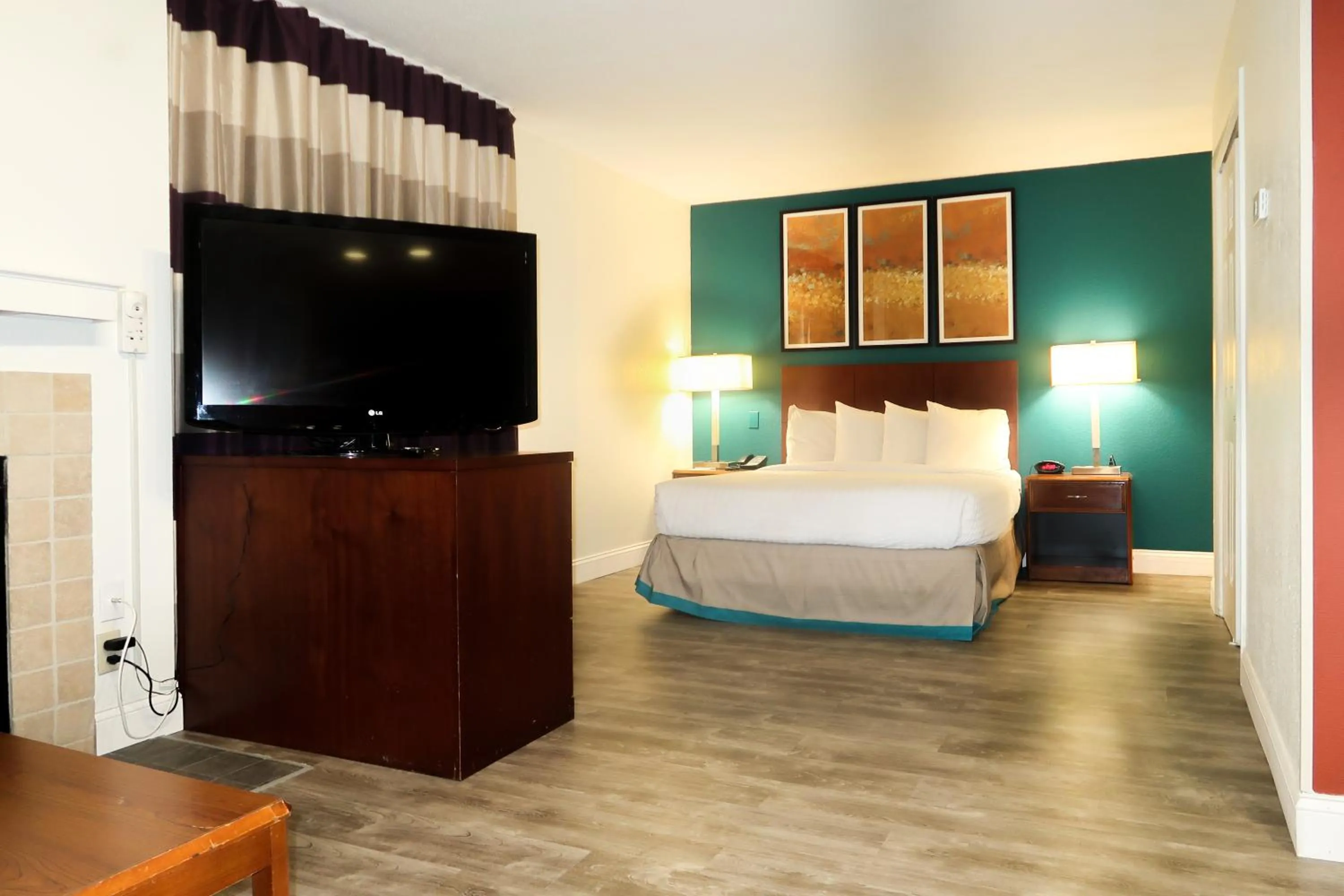 Bed in Tysons Corner Suites, A Baymont by Wyndham