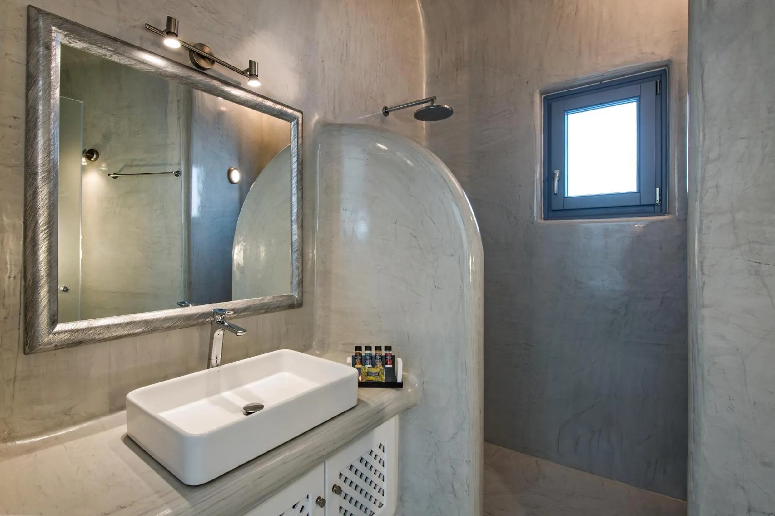 Bathroom in Pegasus Suites & Spa