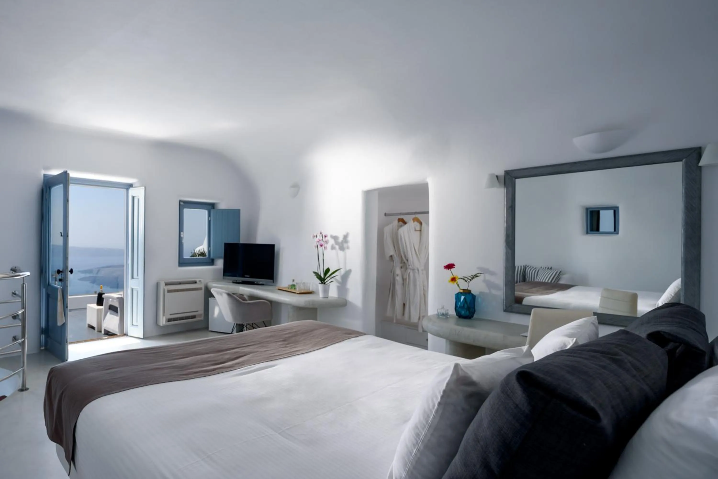 Bed in Pegasus Suites & Spa