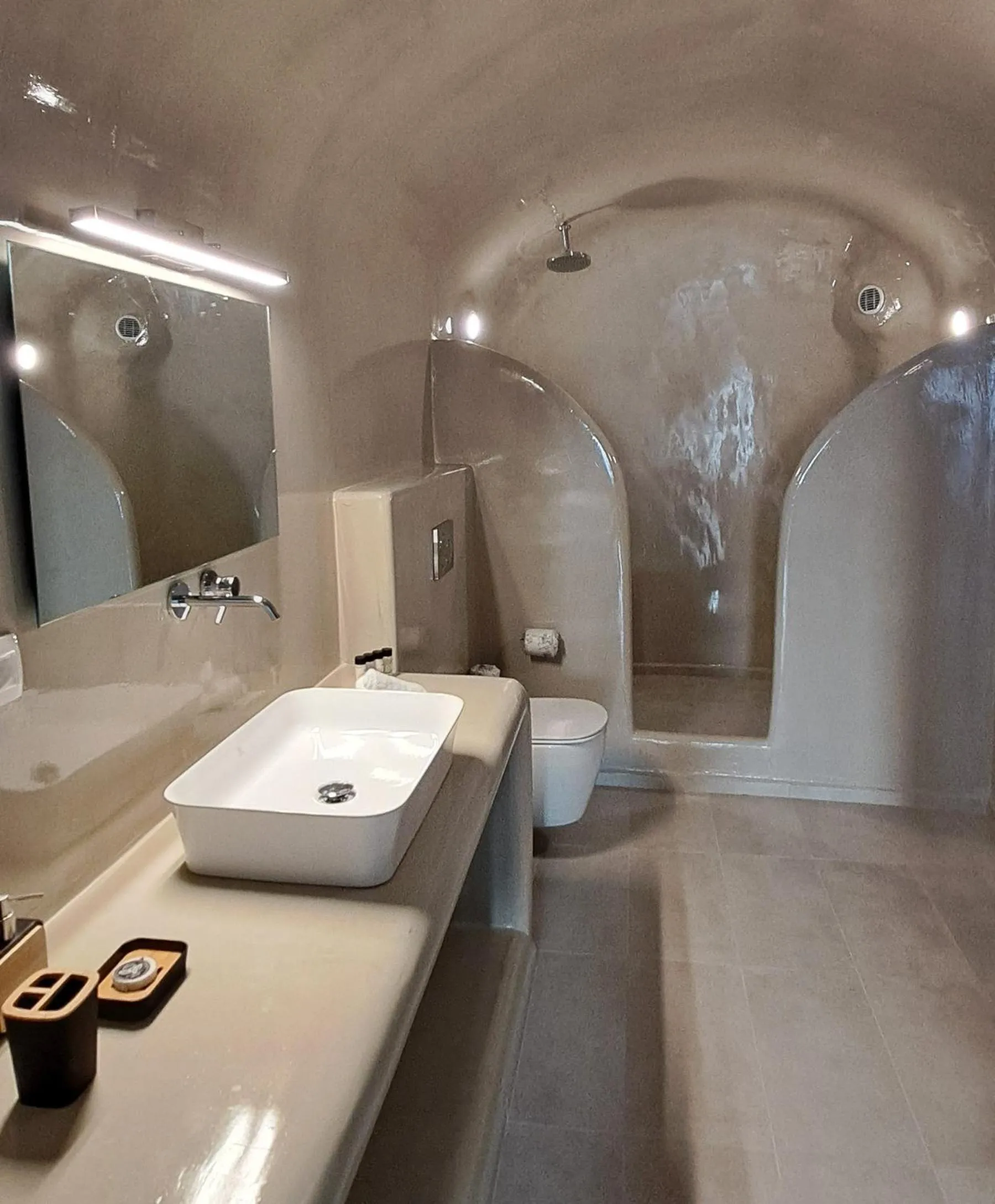 Bathroom in Pegasus Suites & Spa