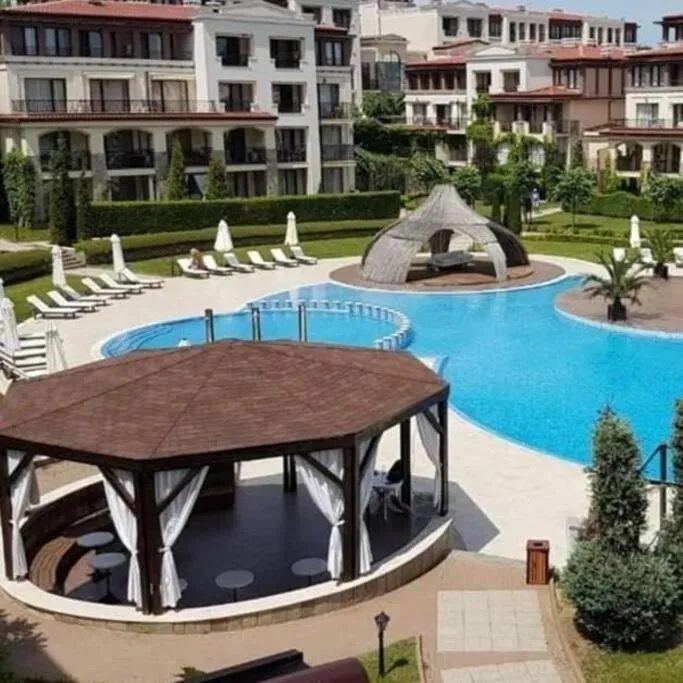 Swimming Pool in Апартамент в Green Life Beach Resort Sozopol