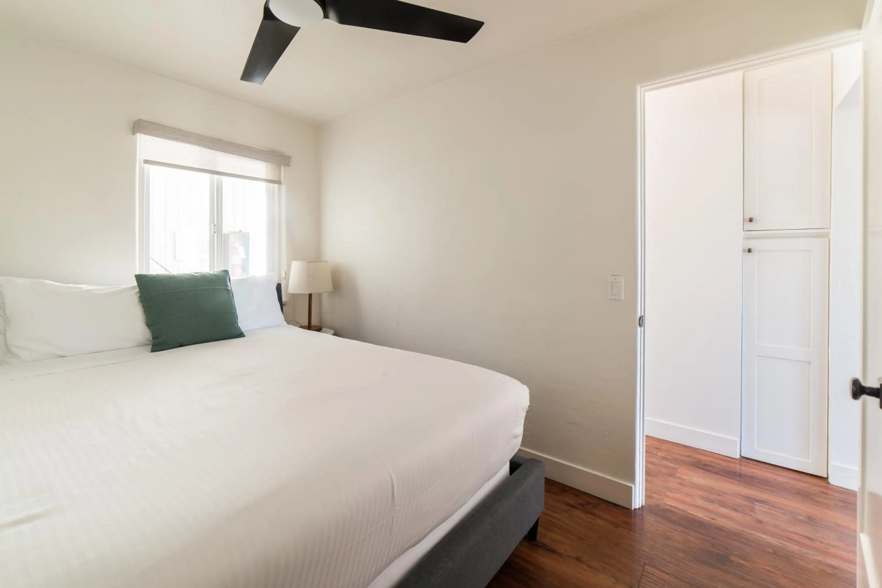 Bedroom, Bed in Pacific Villas