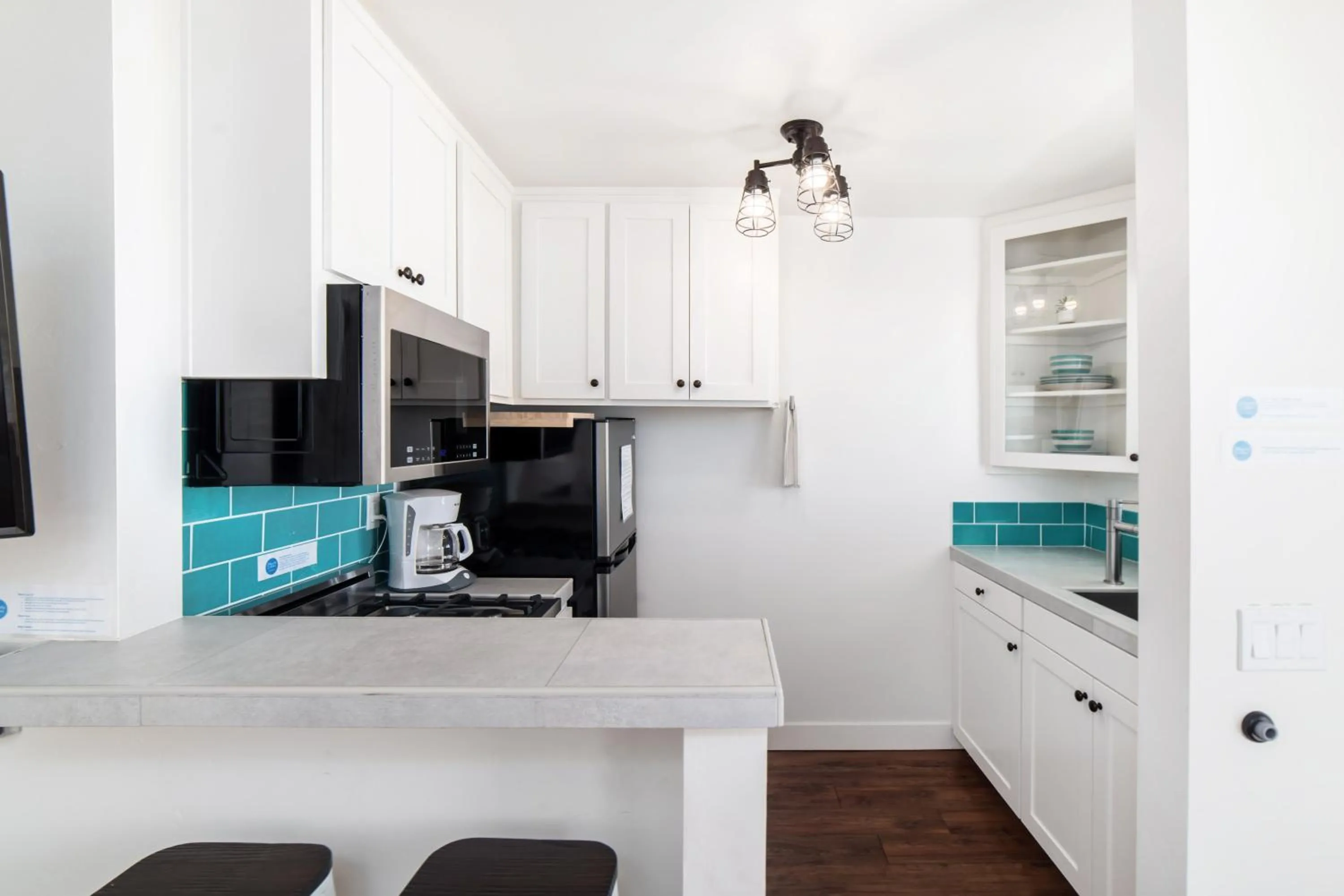 Kitchen or kitchenette in Pacific Villas