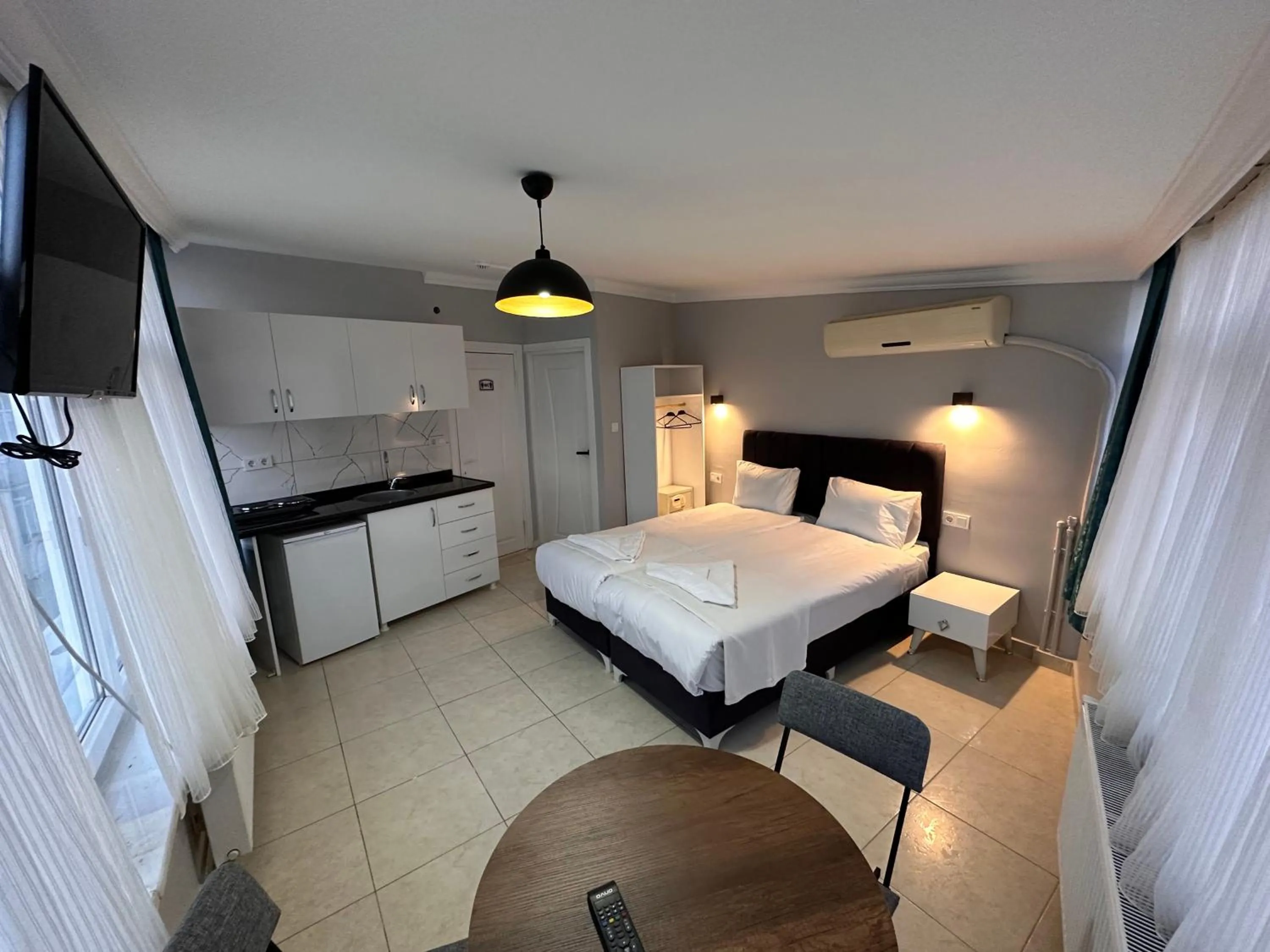 Photo of the whole room, Bed in Asparagus HOTEL & SUITES OLD CITY