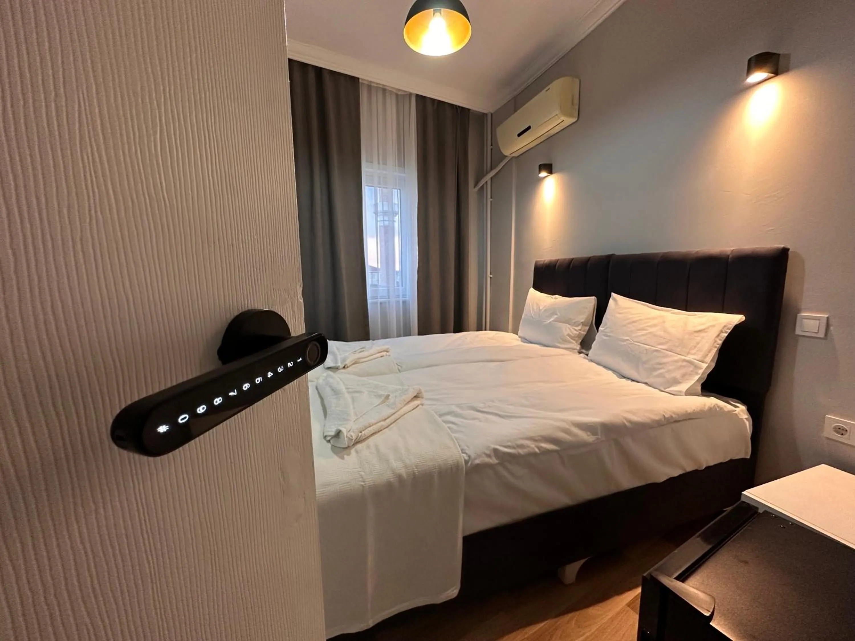 Bedroom, Bed in Asparagus HOTEL & SUITES OLD CITY