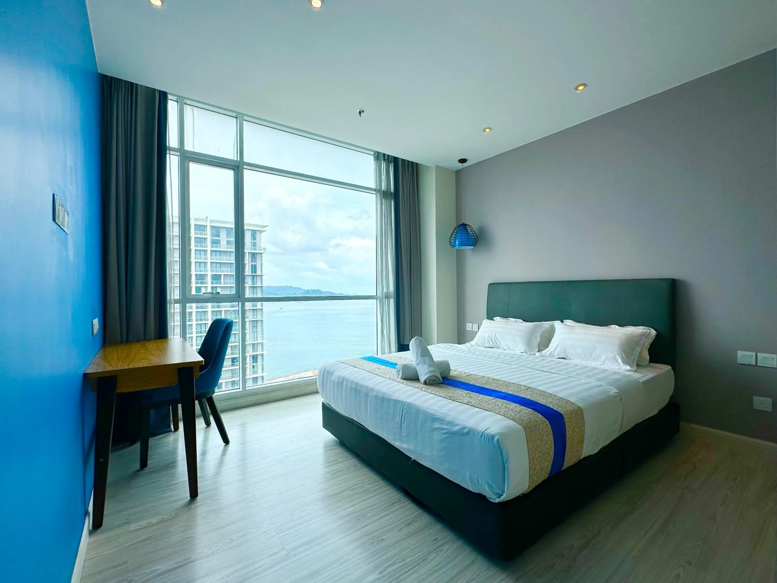 Bed in M Centro City Centre @ Gaya Street by Sunset Seaview Vacation Condos